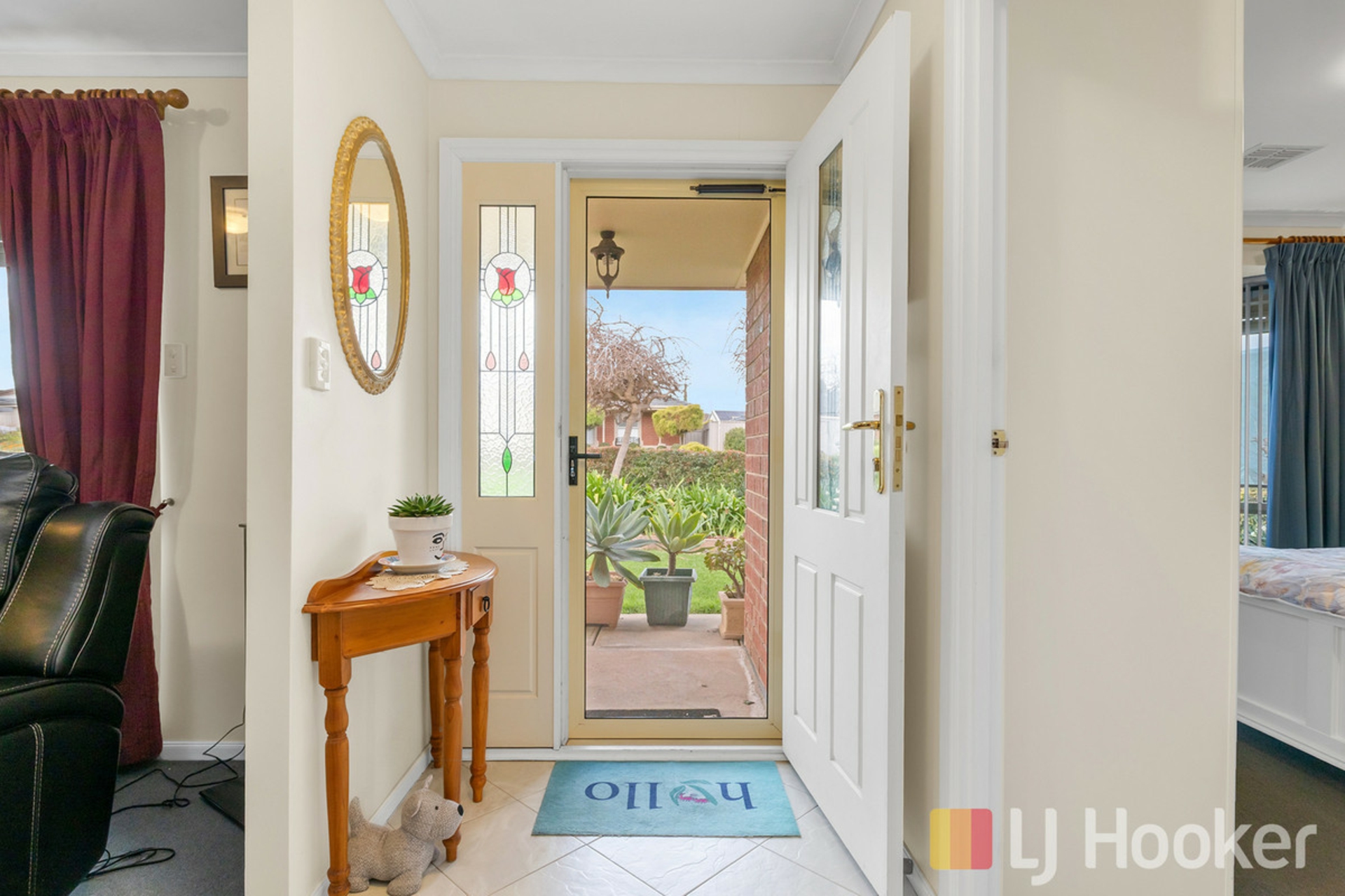 12 Somerset Grove — photo 3 of 30