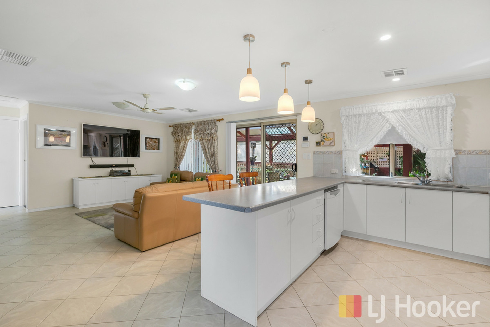 12 Somerset Grove — photo 10 of 30