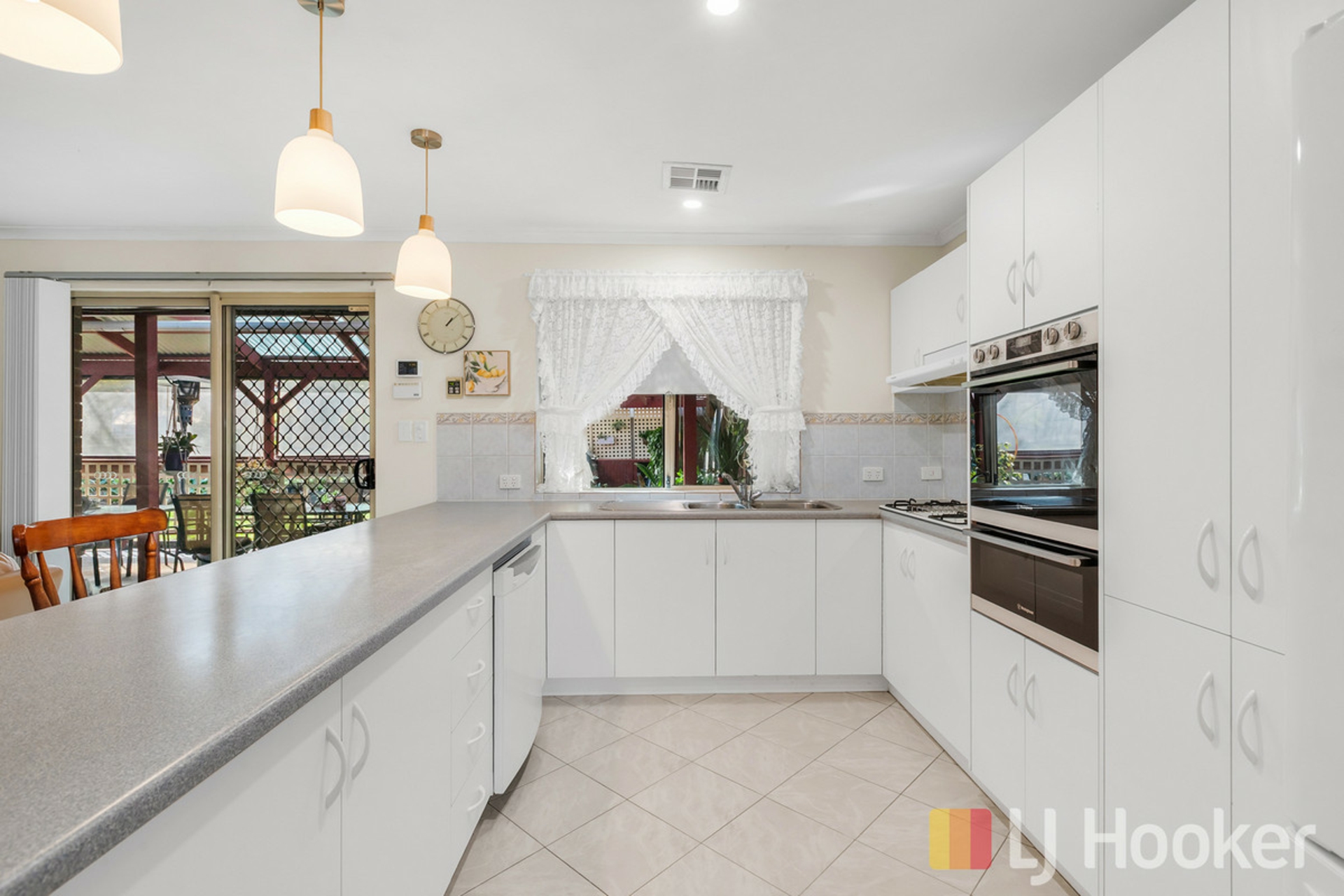 12 Somerset Grove — photo 11 of 30