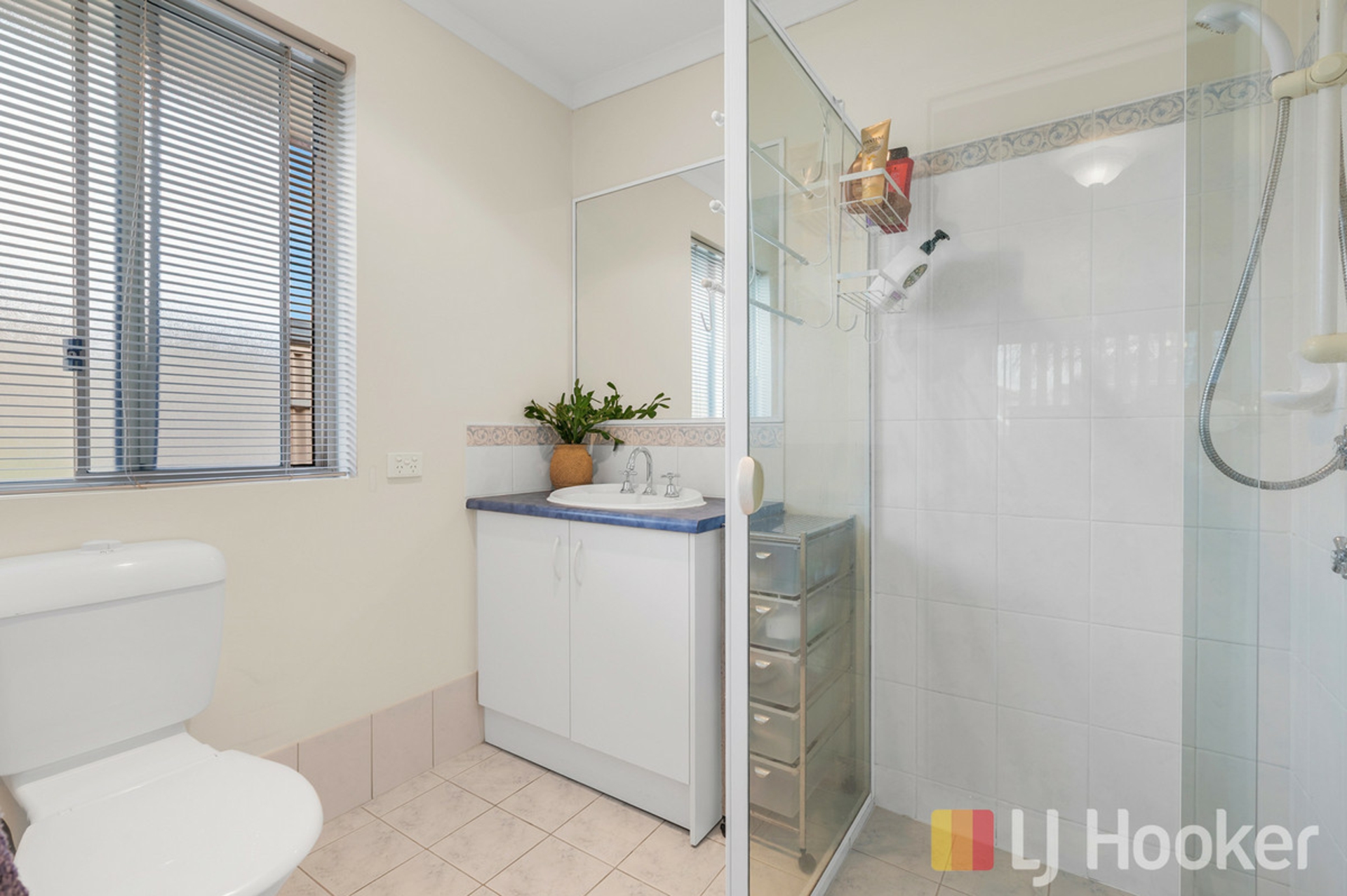 12 Somerset Grove — photo 16 of 30