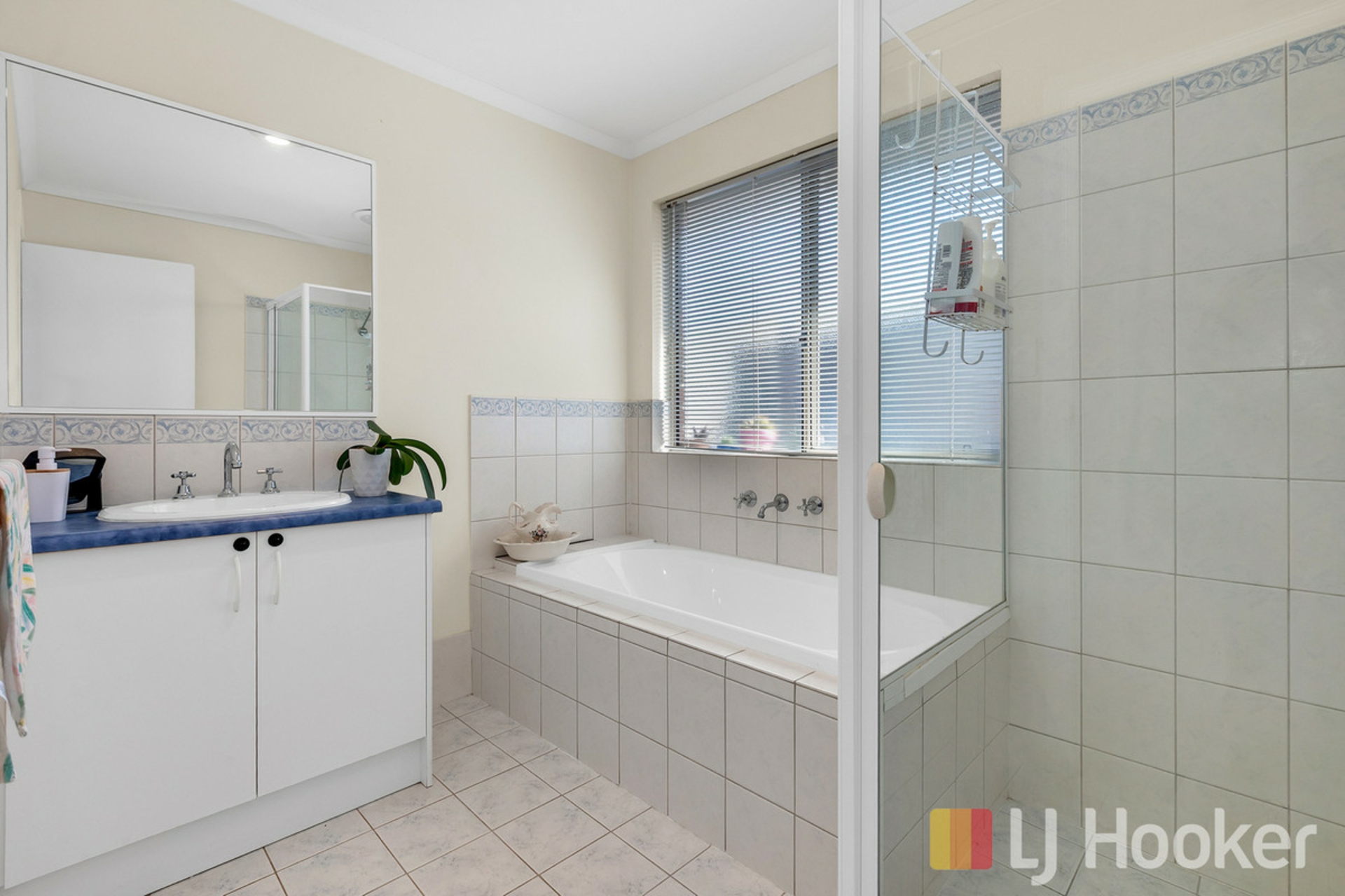 12 Somerset Grove — photo 19 of 30