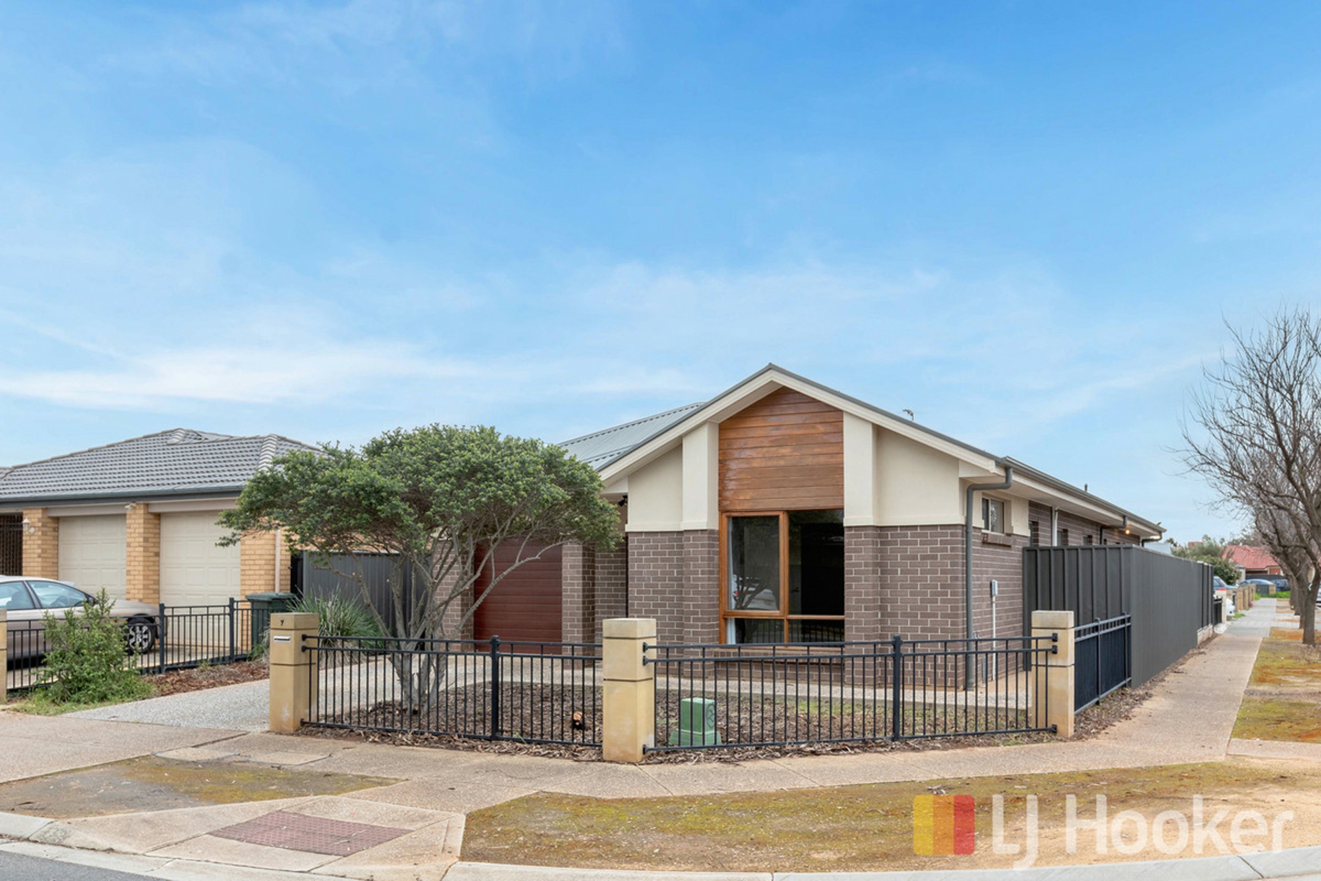 9 Jindabyne Street — photo 2 of 26