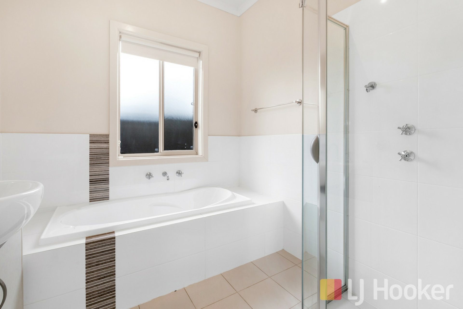 9 Jindabyne Street — photo 13 of 26