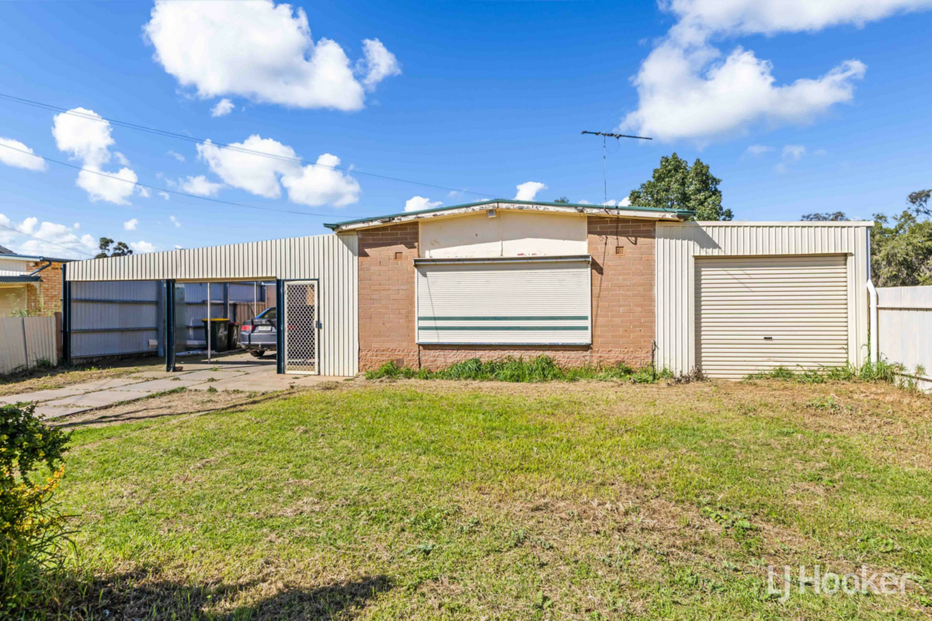 4 Rosewarne Crescent — photo 4 of 28