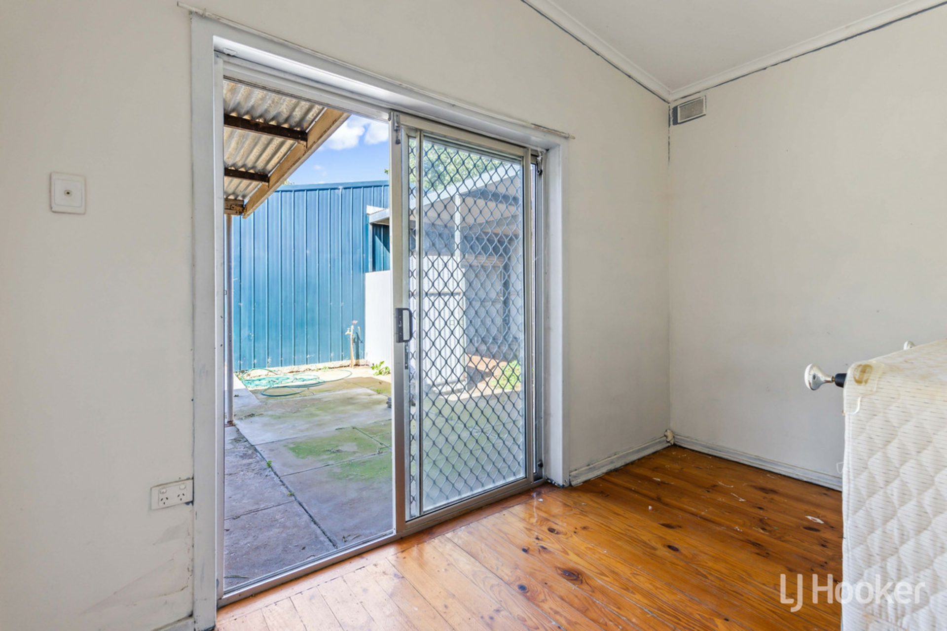4 Rosewarne Crescent — photo 14 of 28
