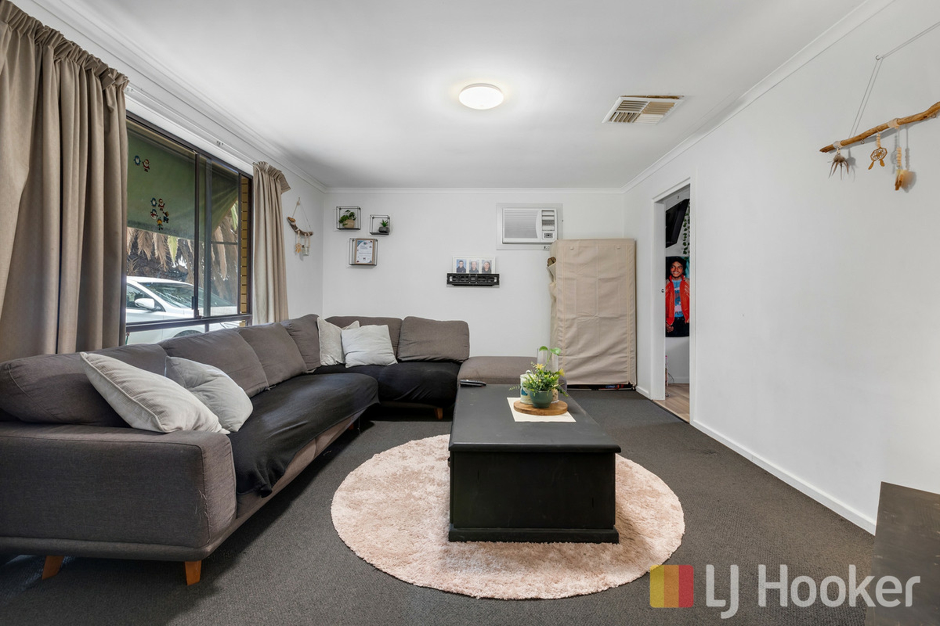 58 Kanimbla Crescent — photo 3 of 24