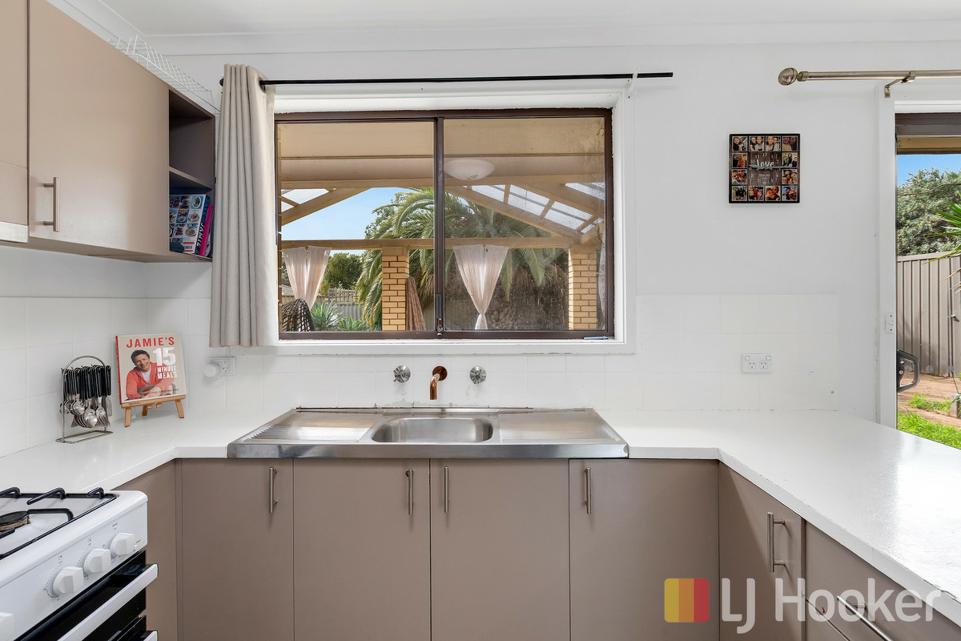 58 Kanimbla Crescent — photo 8 of 24