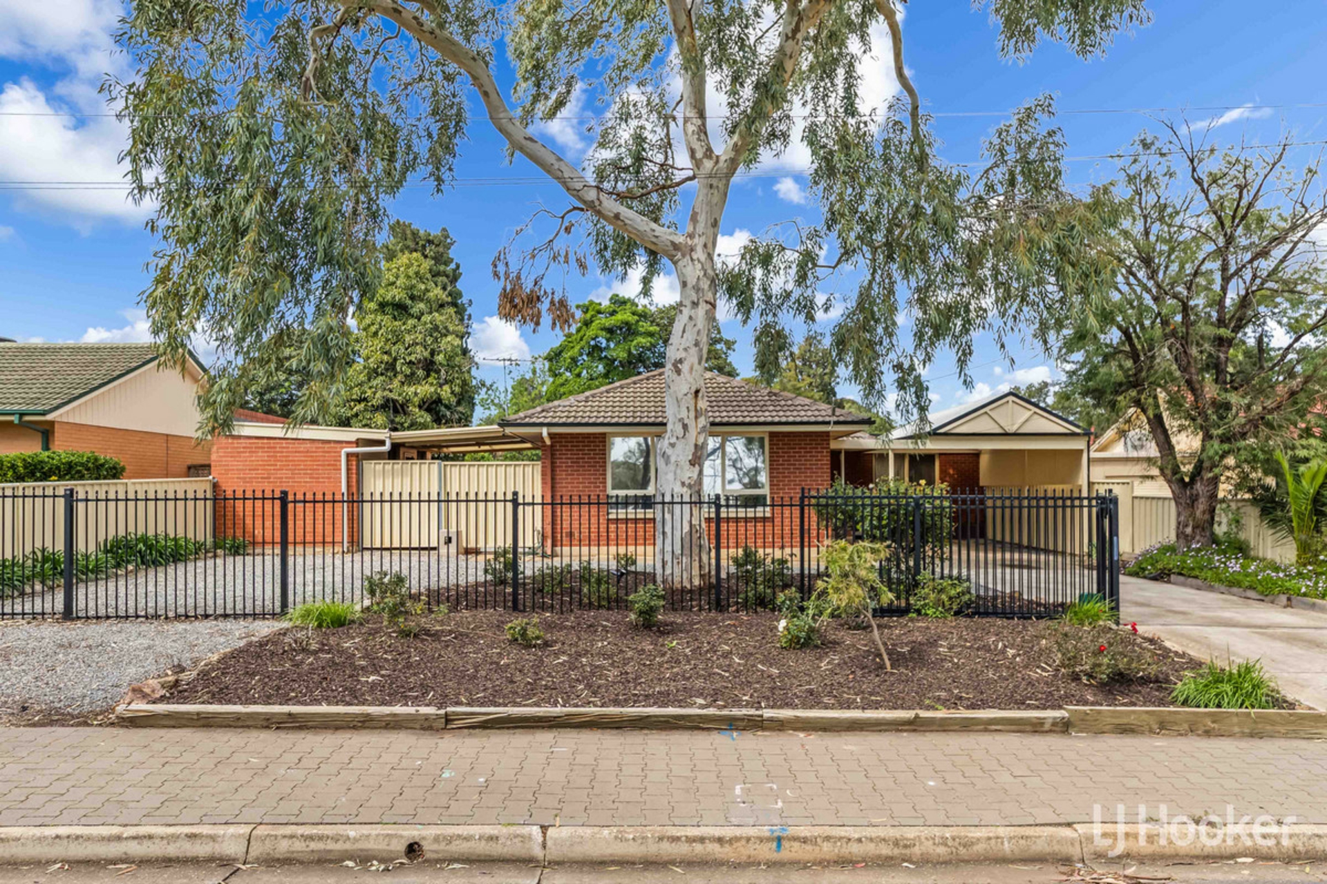10 Warminster Road — photo from LJ Hooker Craigmore | Elizabeth | Salisbury