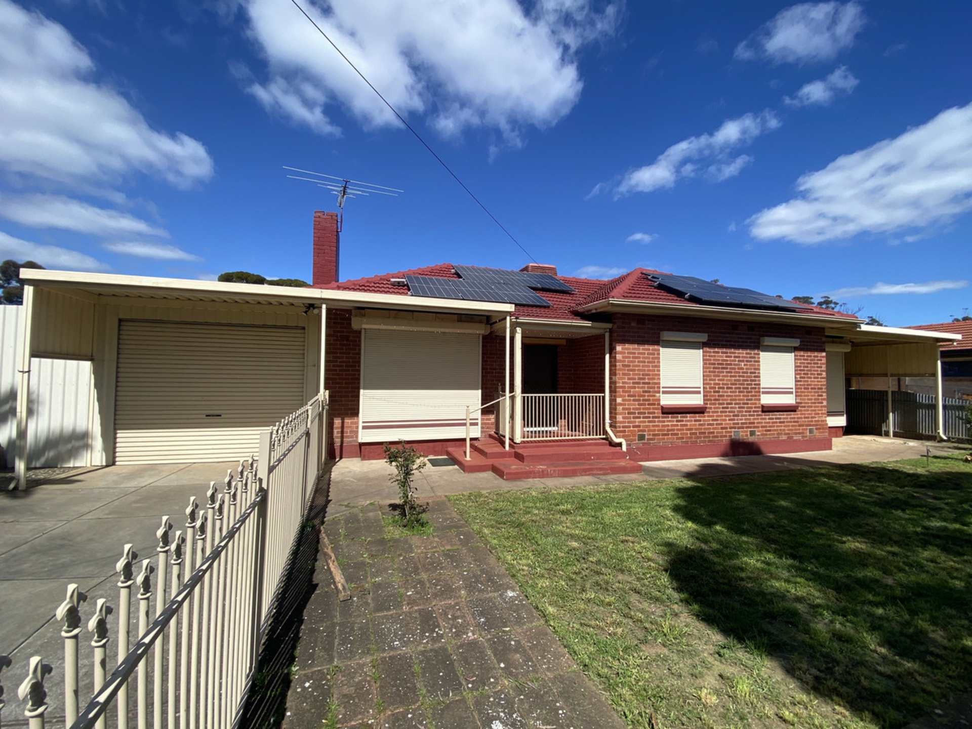 36 Chaddenwick Road — photo 3 of 22