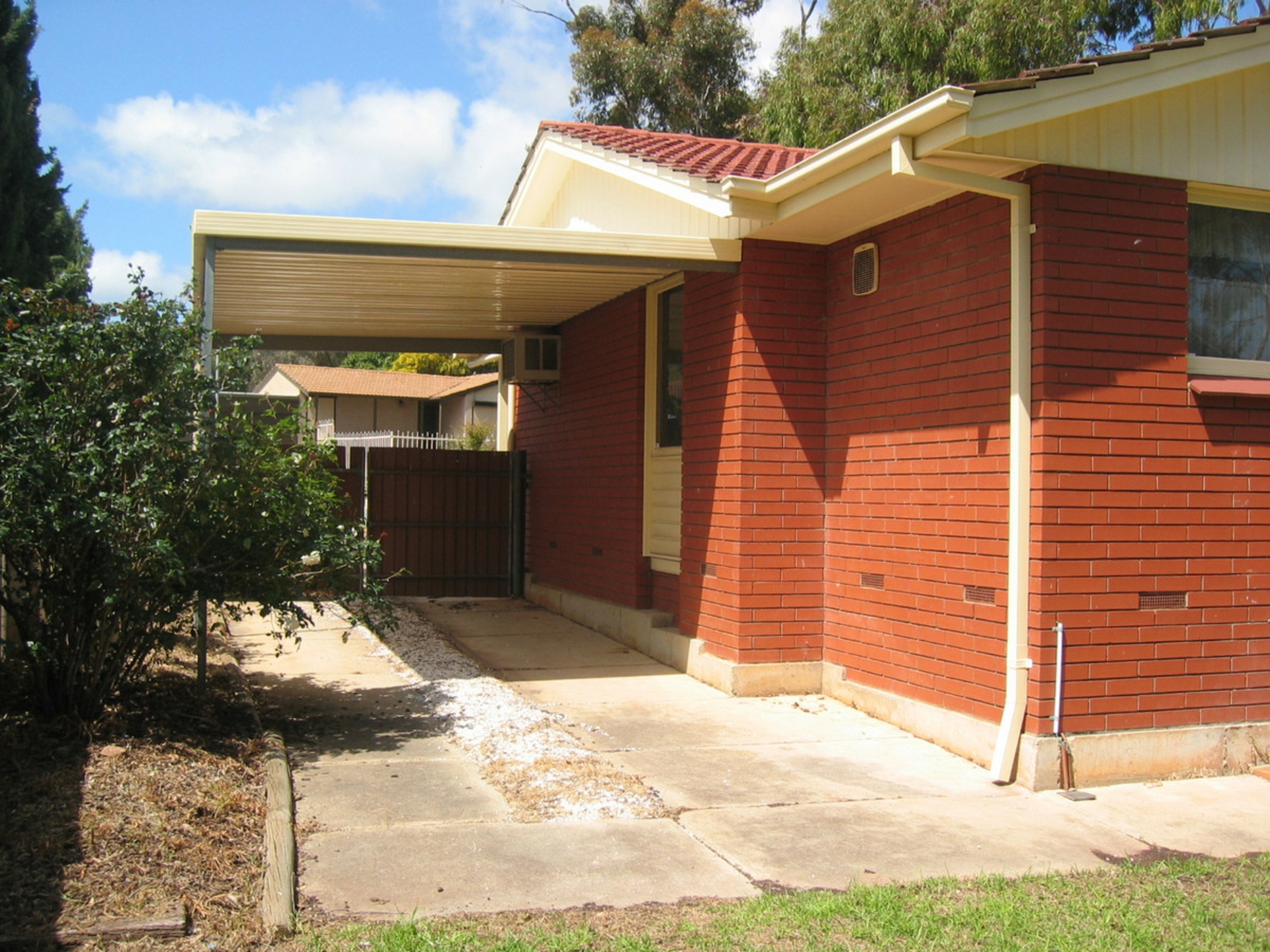 12 Hawker Crescent — photo 10 of 15