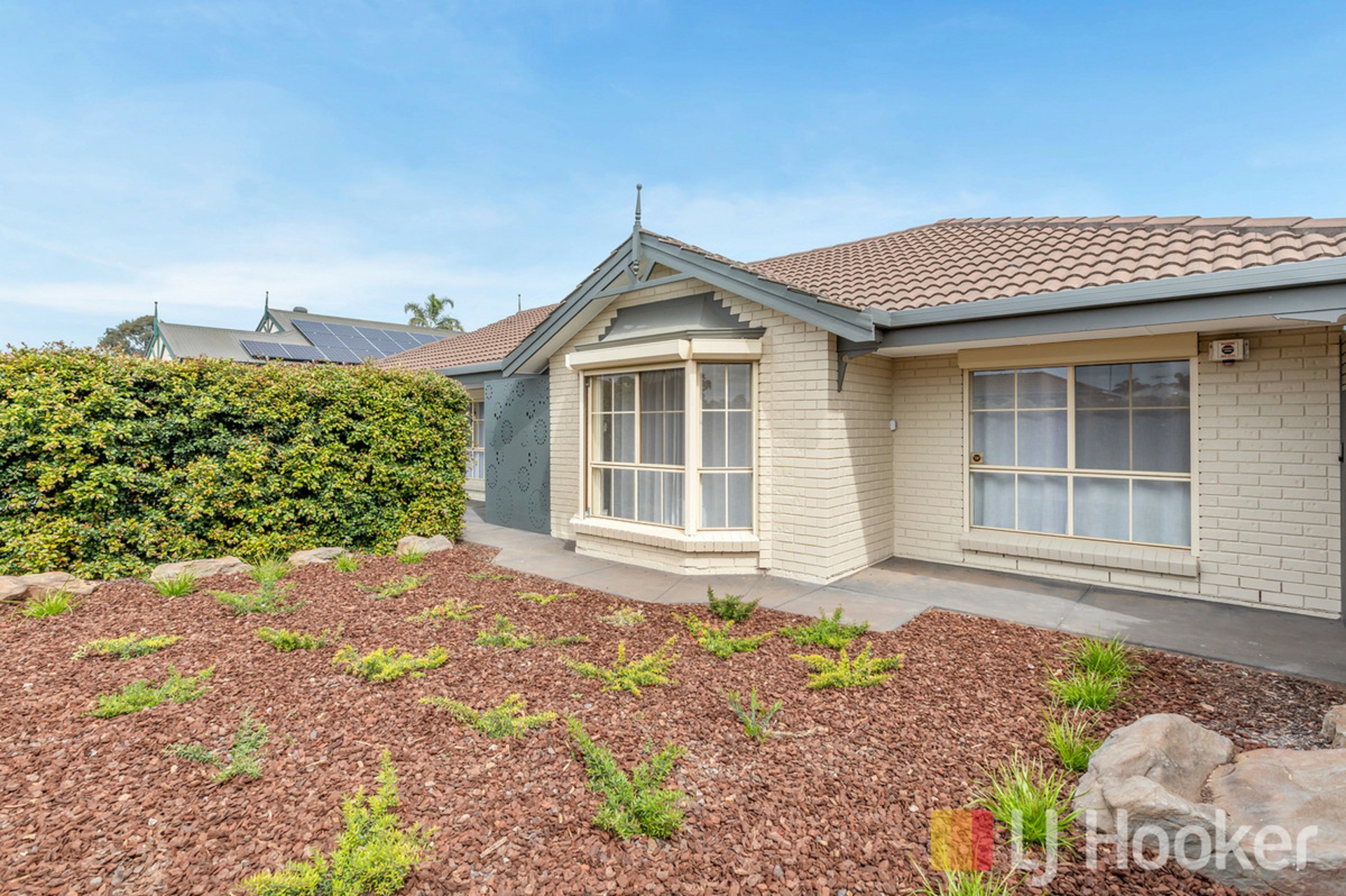 8 Tea Tree Drive — photo 3 of 30