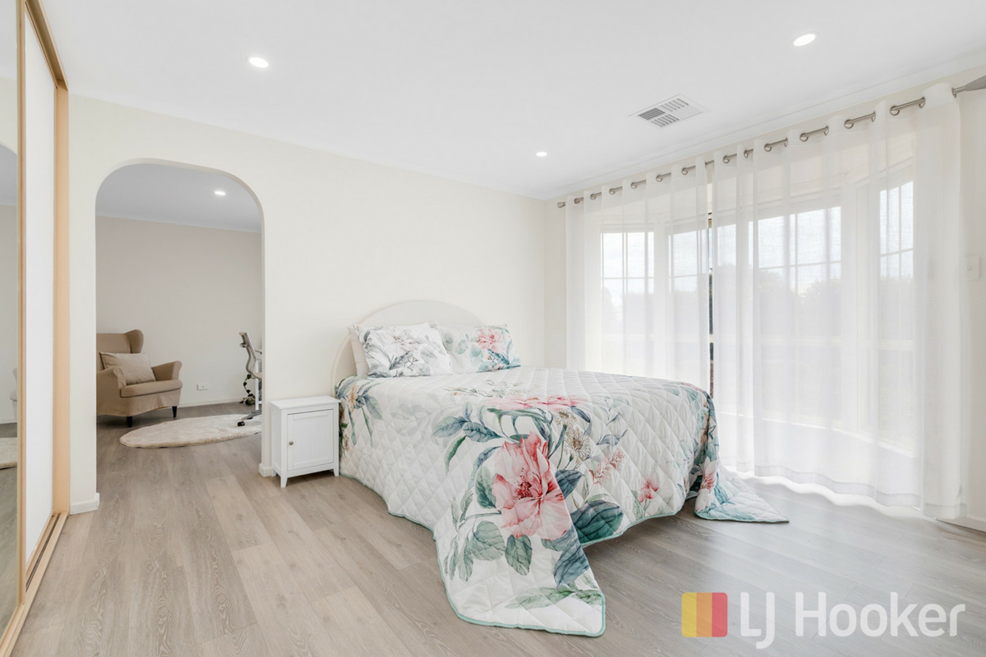8 Tea Tree Drive — photo 12 of 30