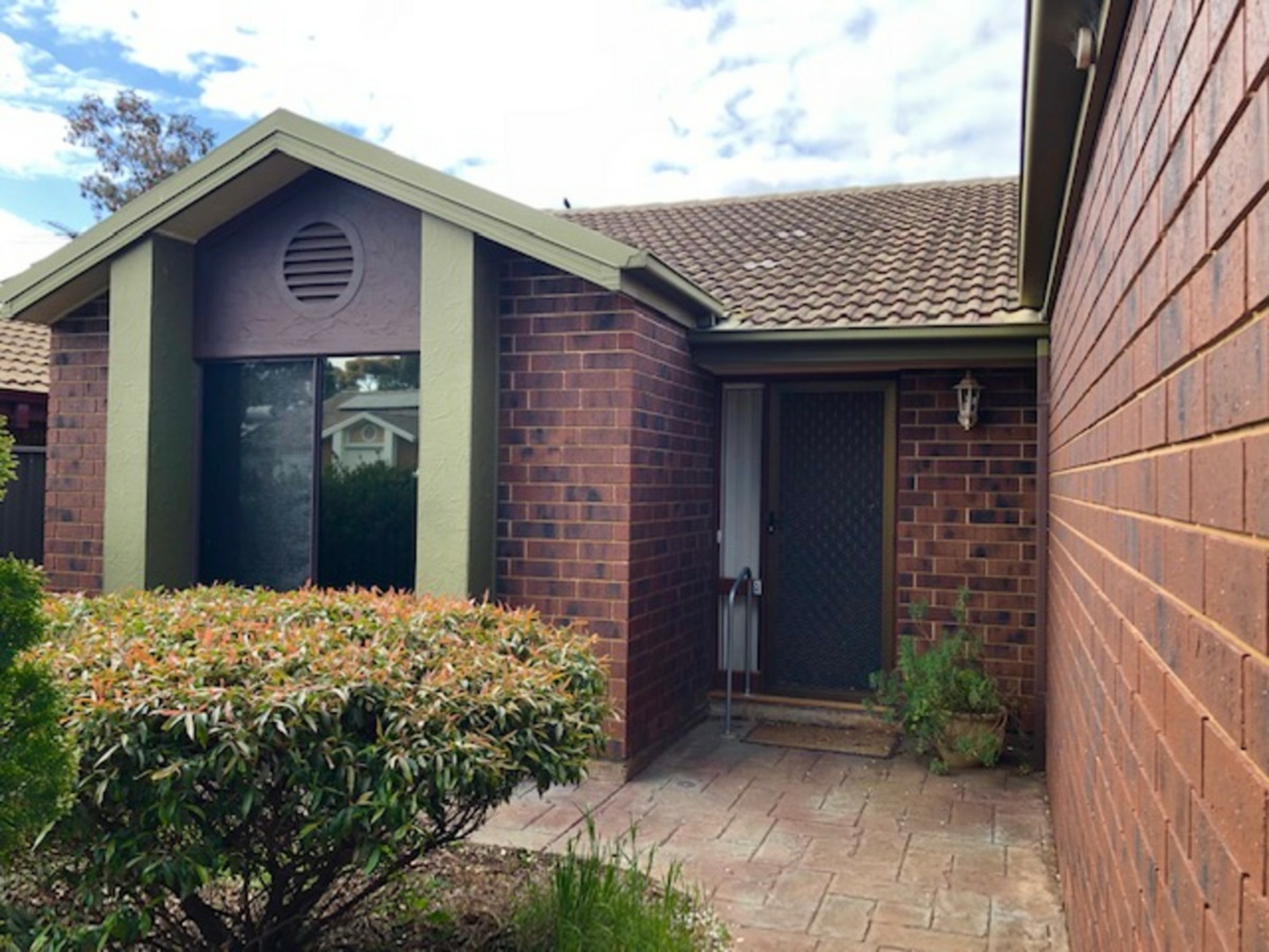 8 Shelter Close — photo 2 of 15