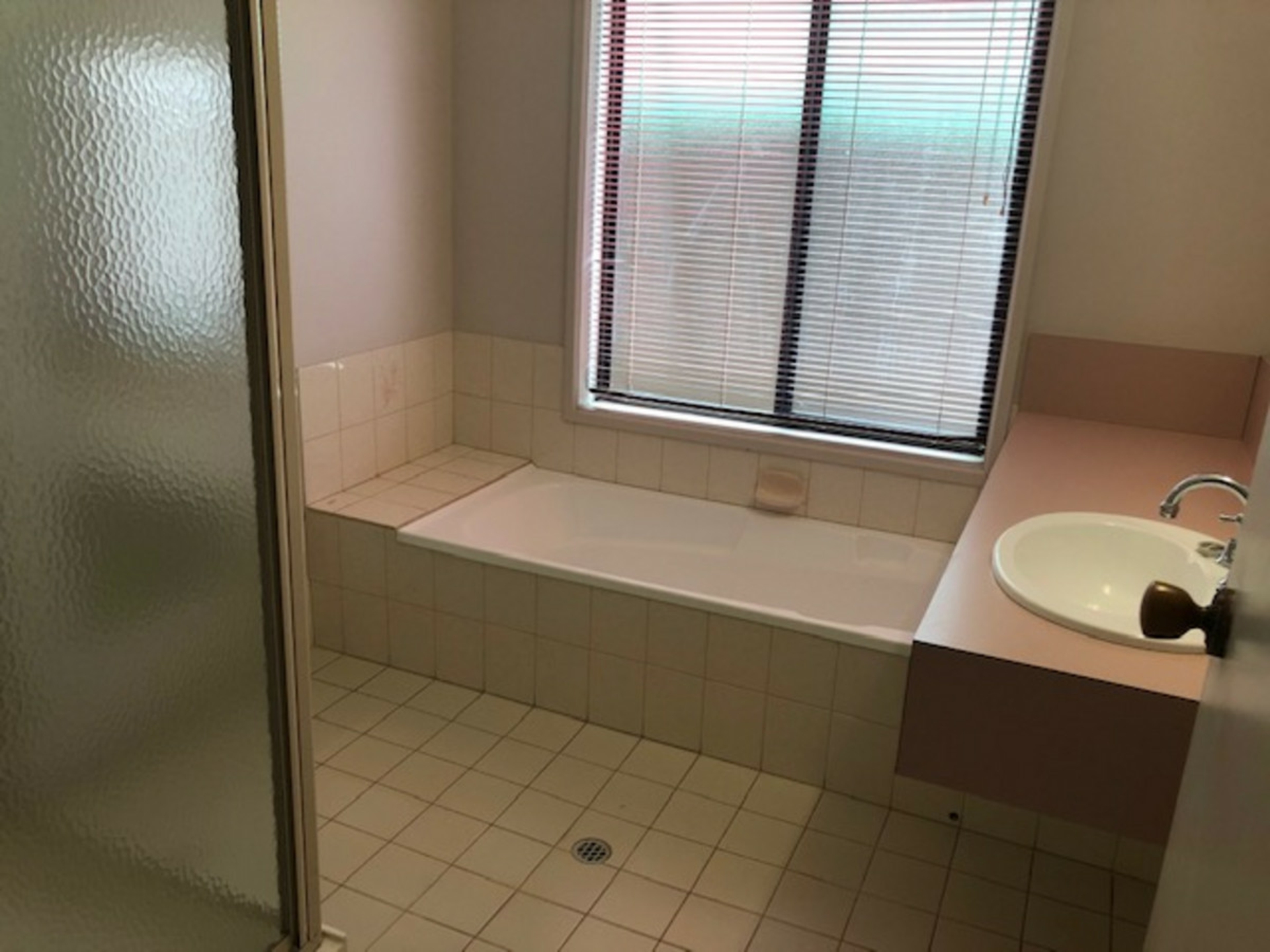 8 Shelter Close — photo 9 of 15