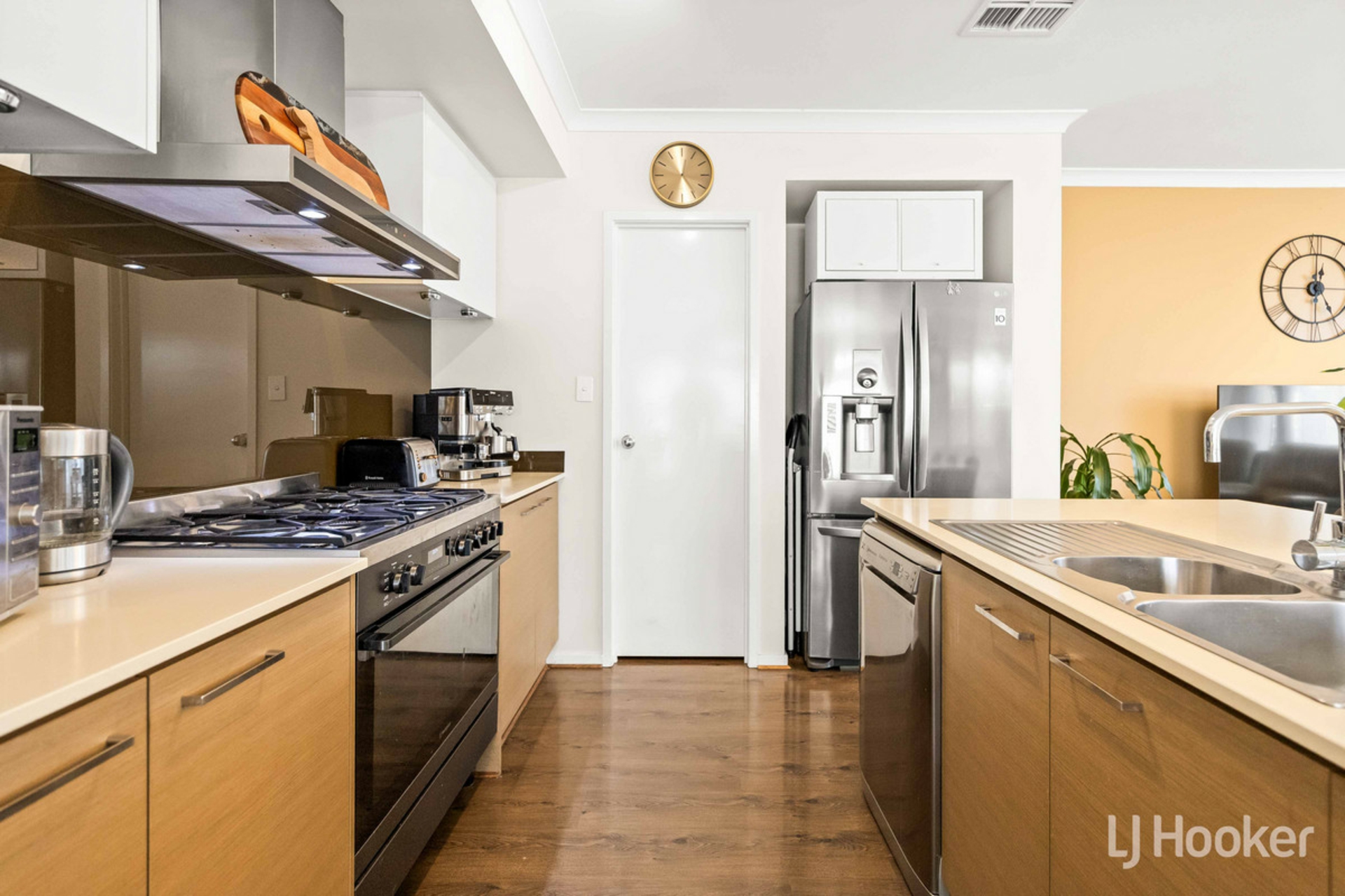 18 Biarritz Street — photo 6 of 26