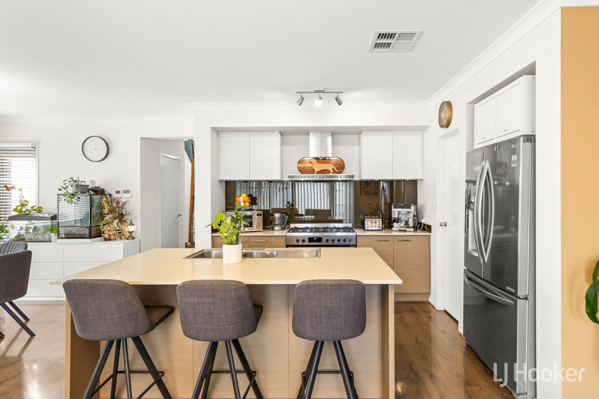 18 Biarritz Street — photo 7 of 26