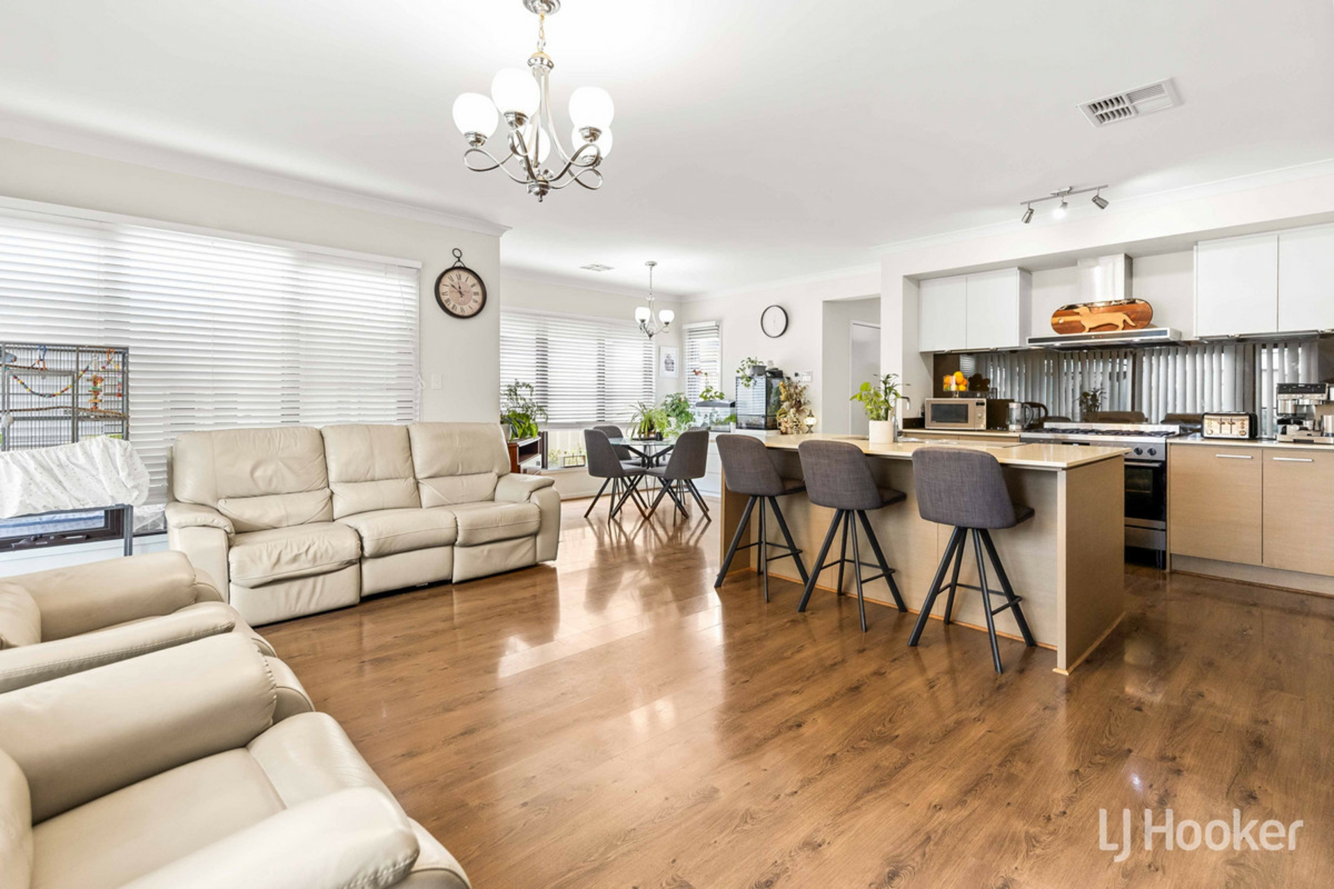 18 Biarritz Street — photo 8 of 26