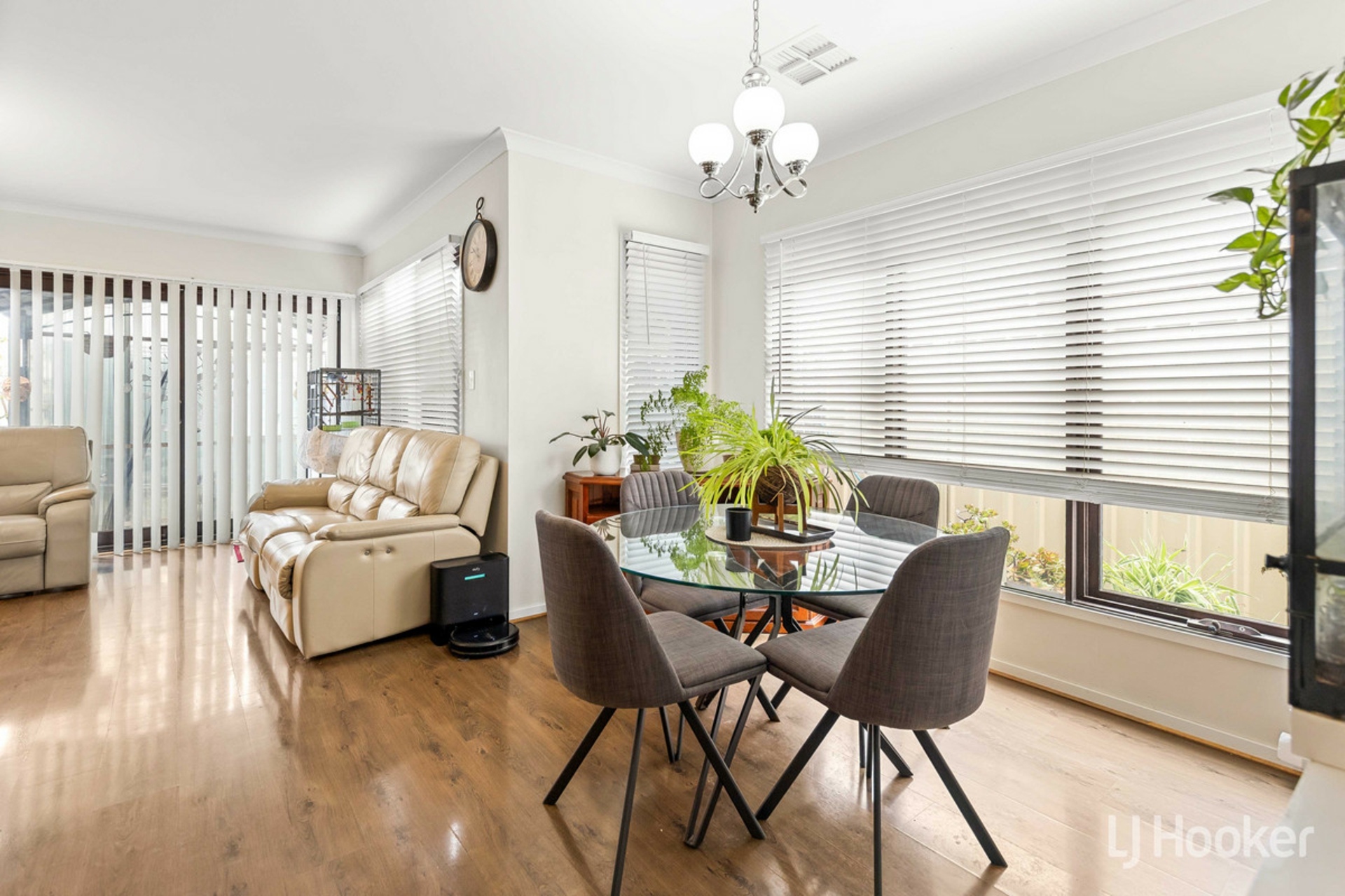 18 Biarritz Street — photo 10 of 26