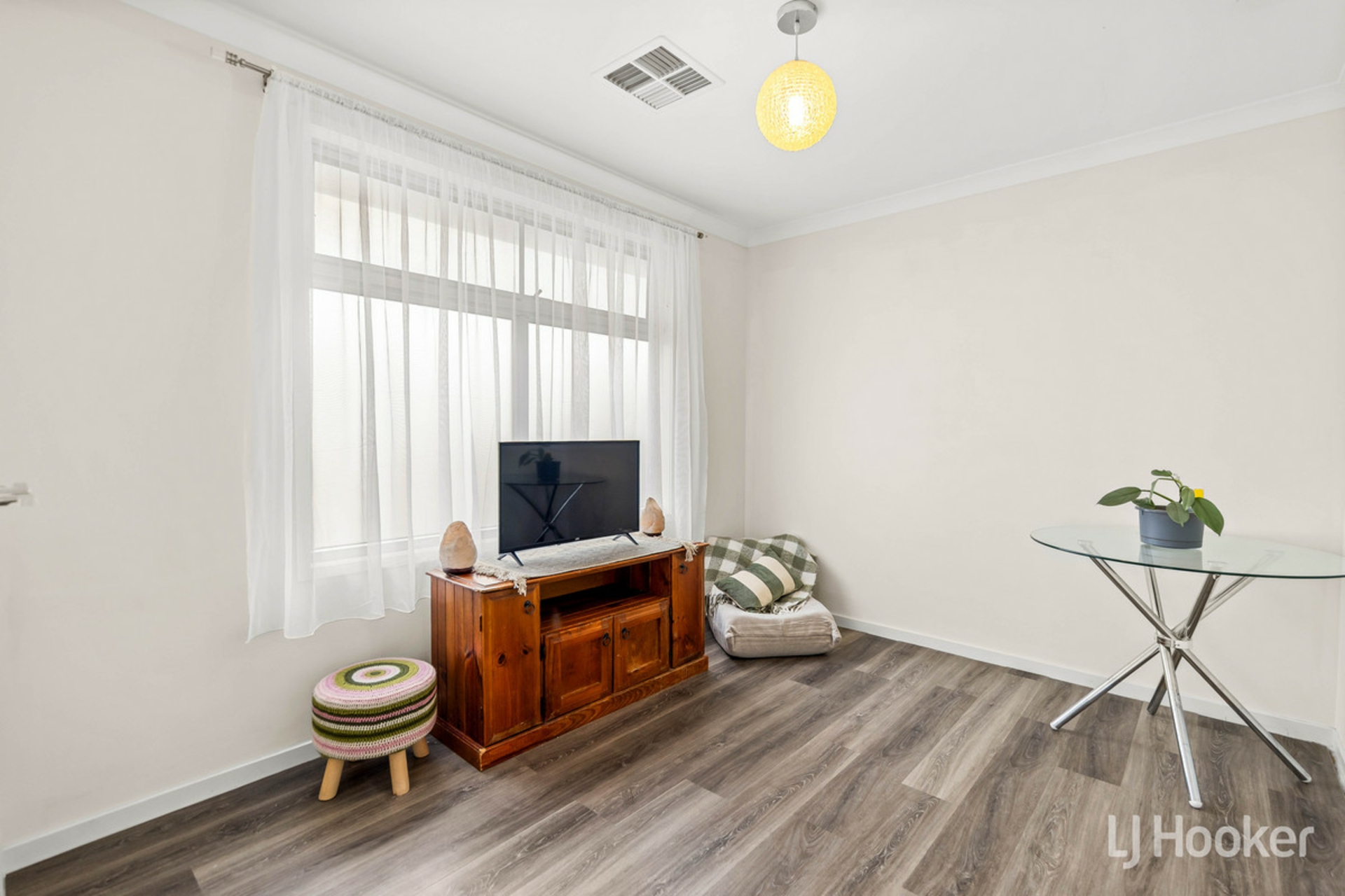 18 Biarritz Street — photo 15 of 26