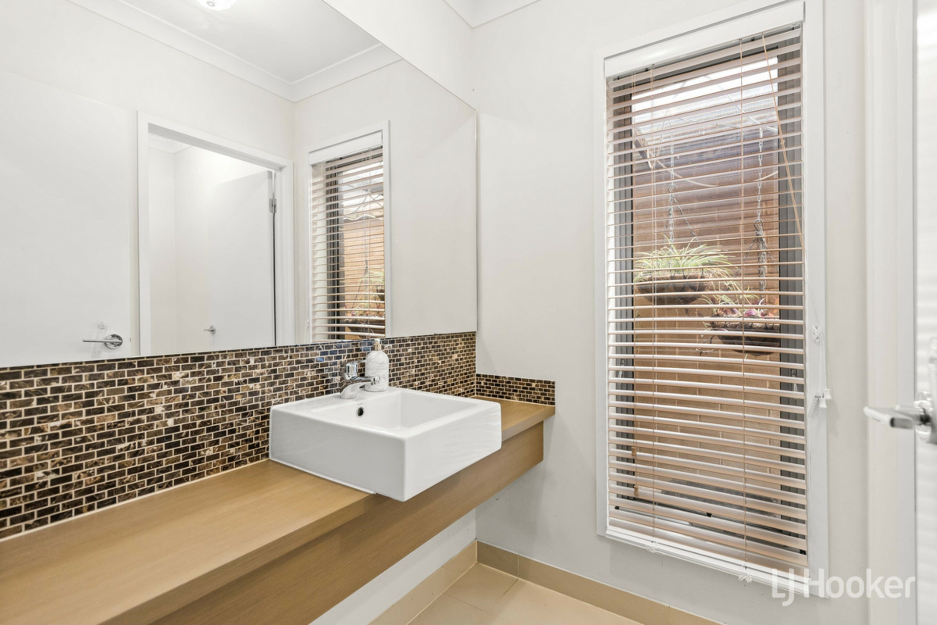 18 Biarritz Street — photo 19 of 26