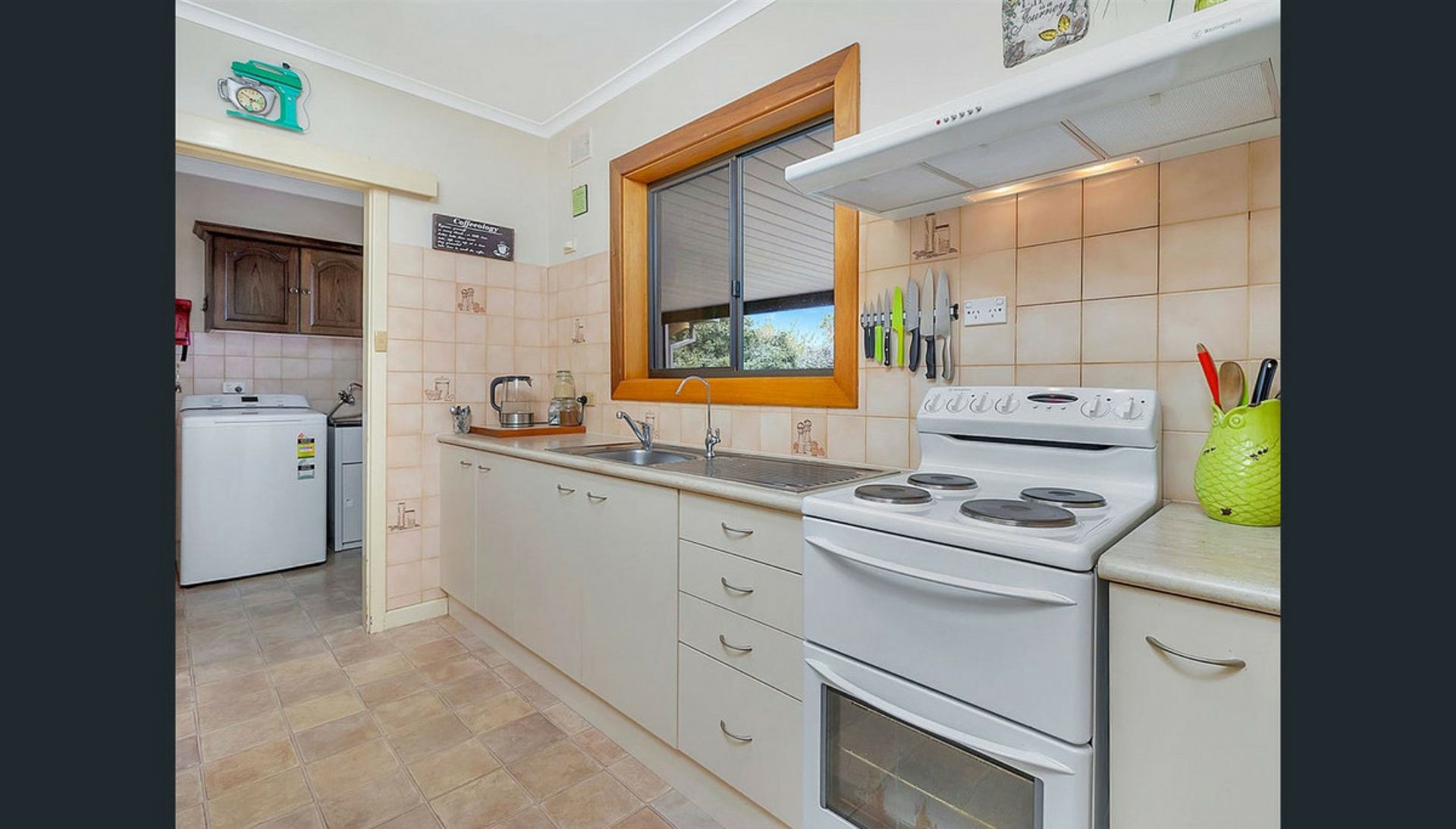 24 Lindsay Street — photo 7 of 19