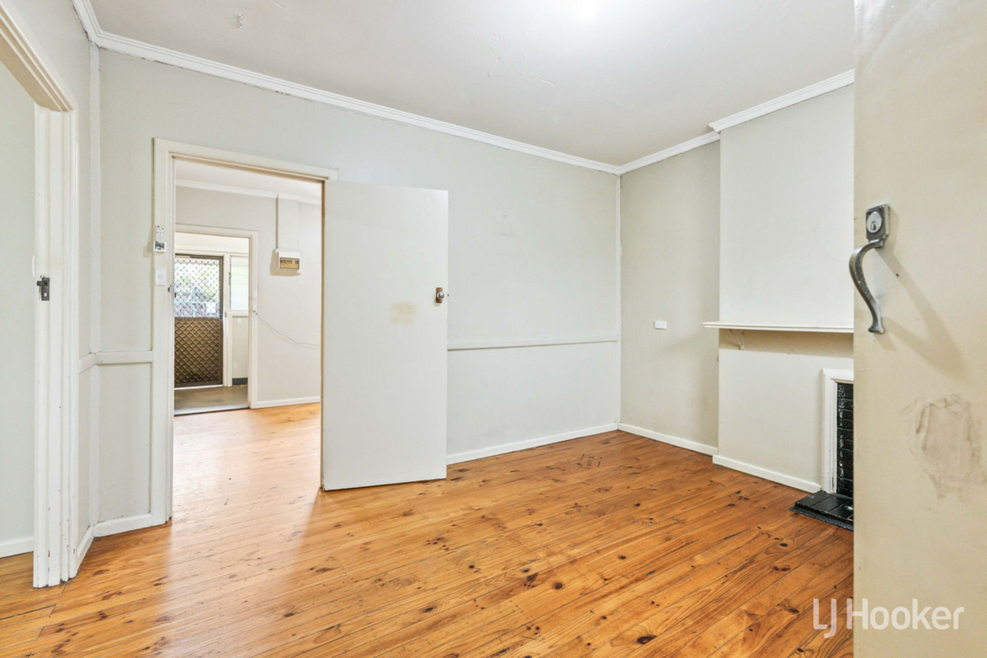 16 Stakes Crescent — photo 4 of 29