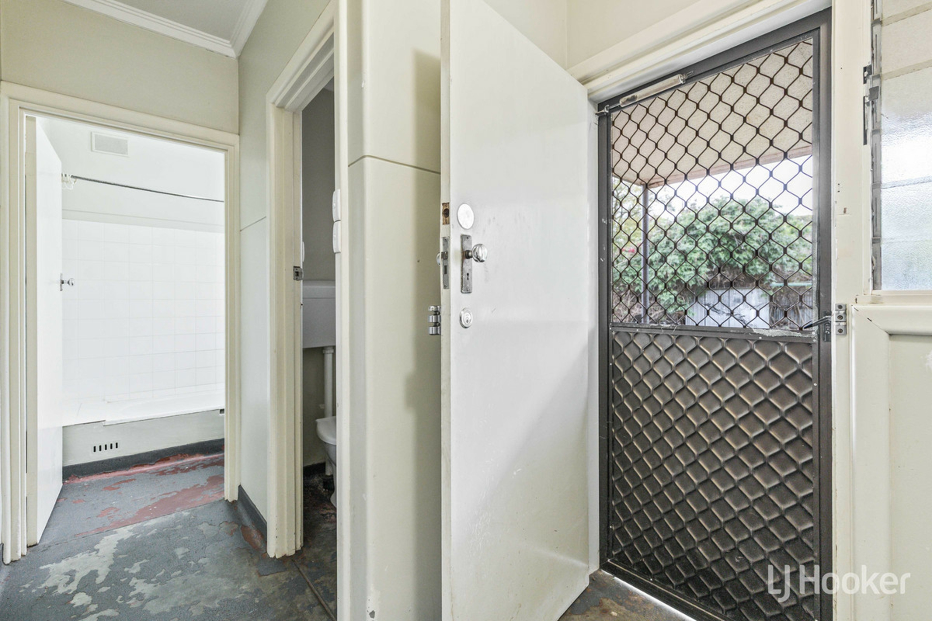 16 Stakes Crescent — photo 13 of 29