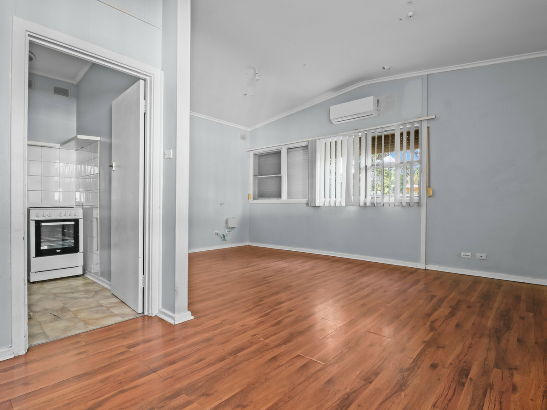 64 Ashton Road — photo 4 of 13