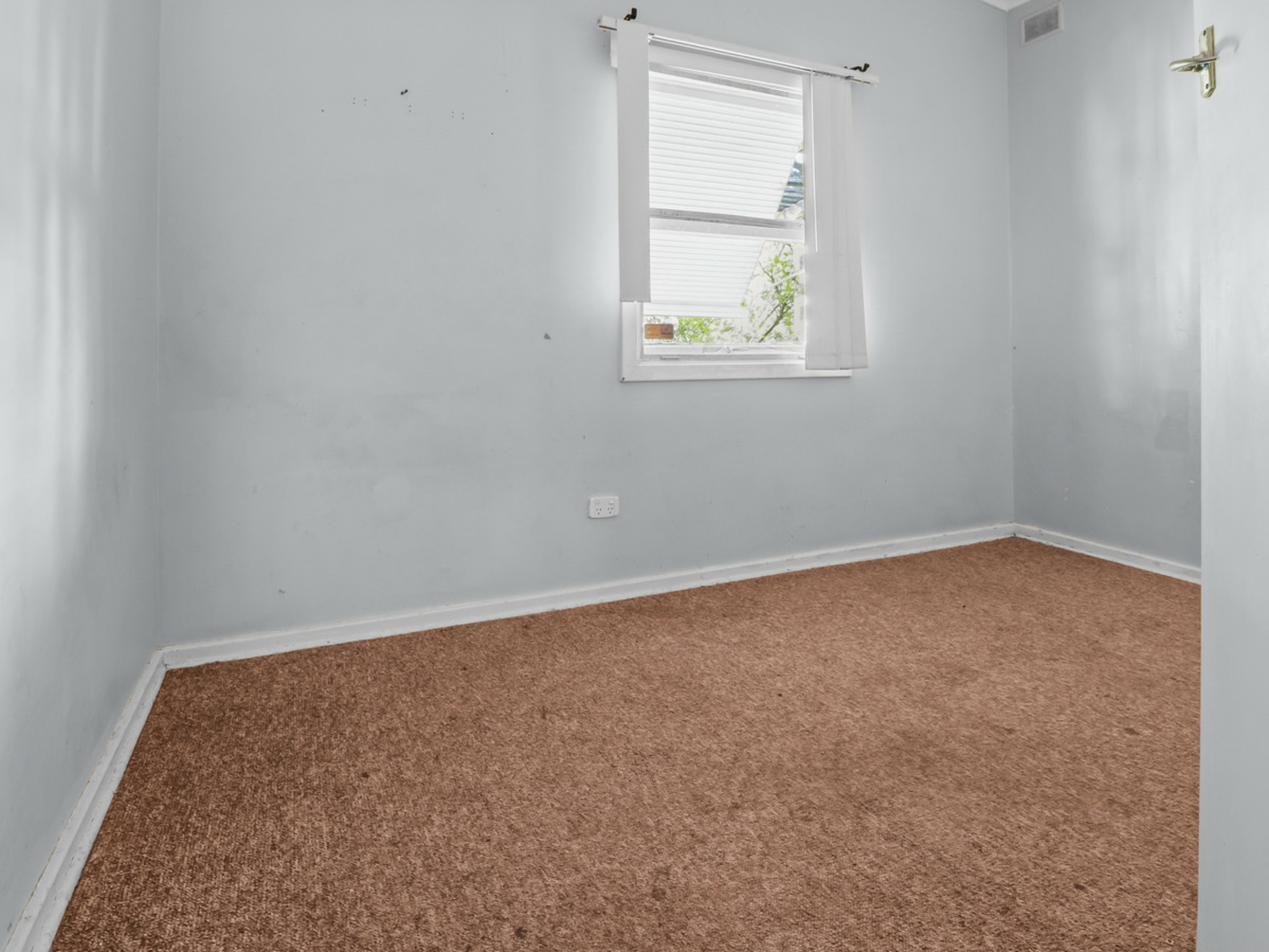 64 Ashton Road — photo 7 of 13