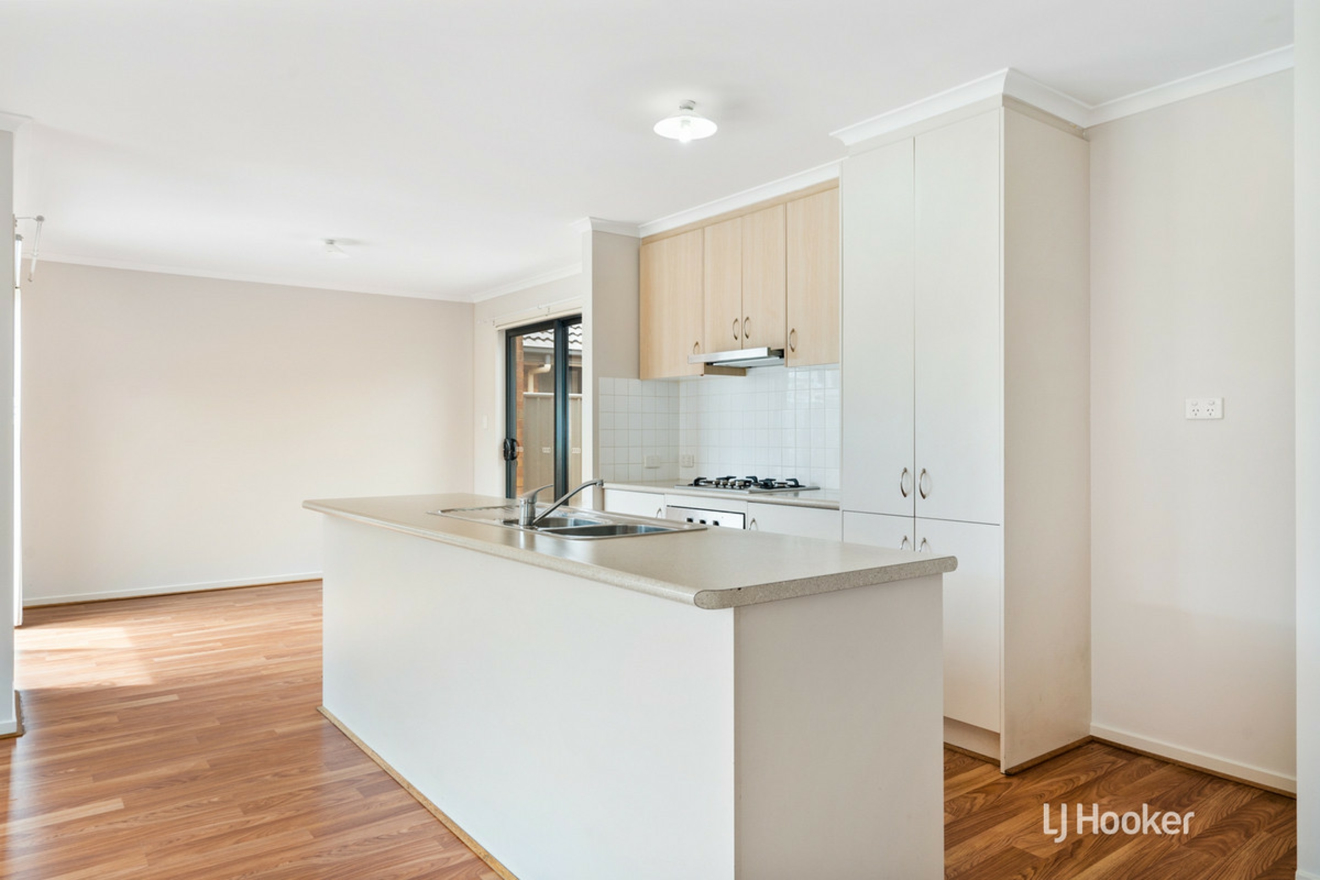 21 Coonawarra Avenue — photo 11 of 20