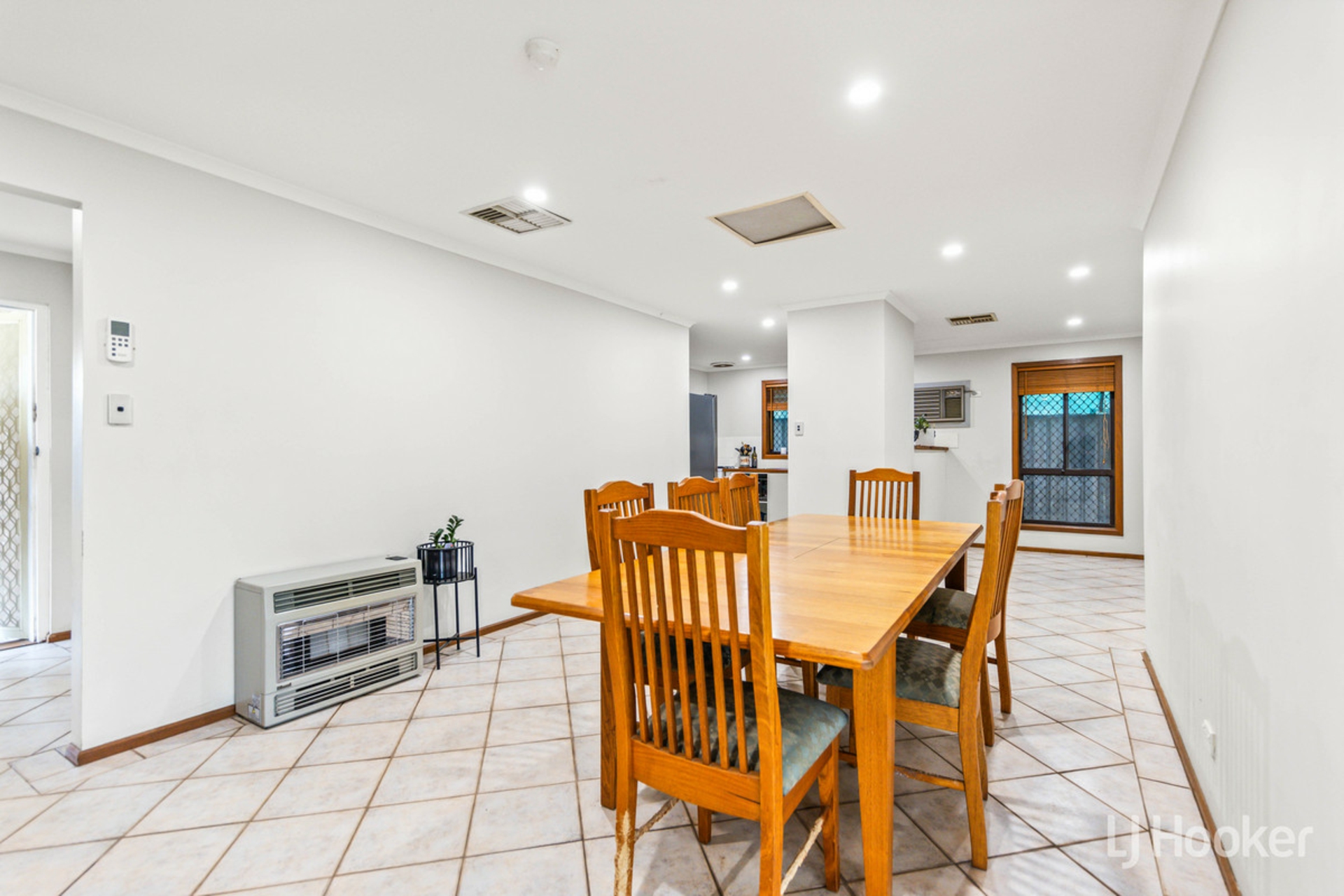 32 Riverview Drive — photo 8 of 30