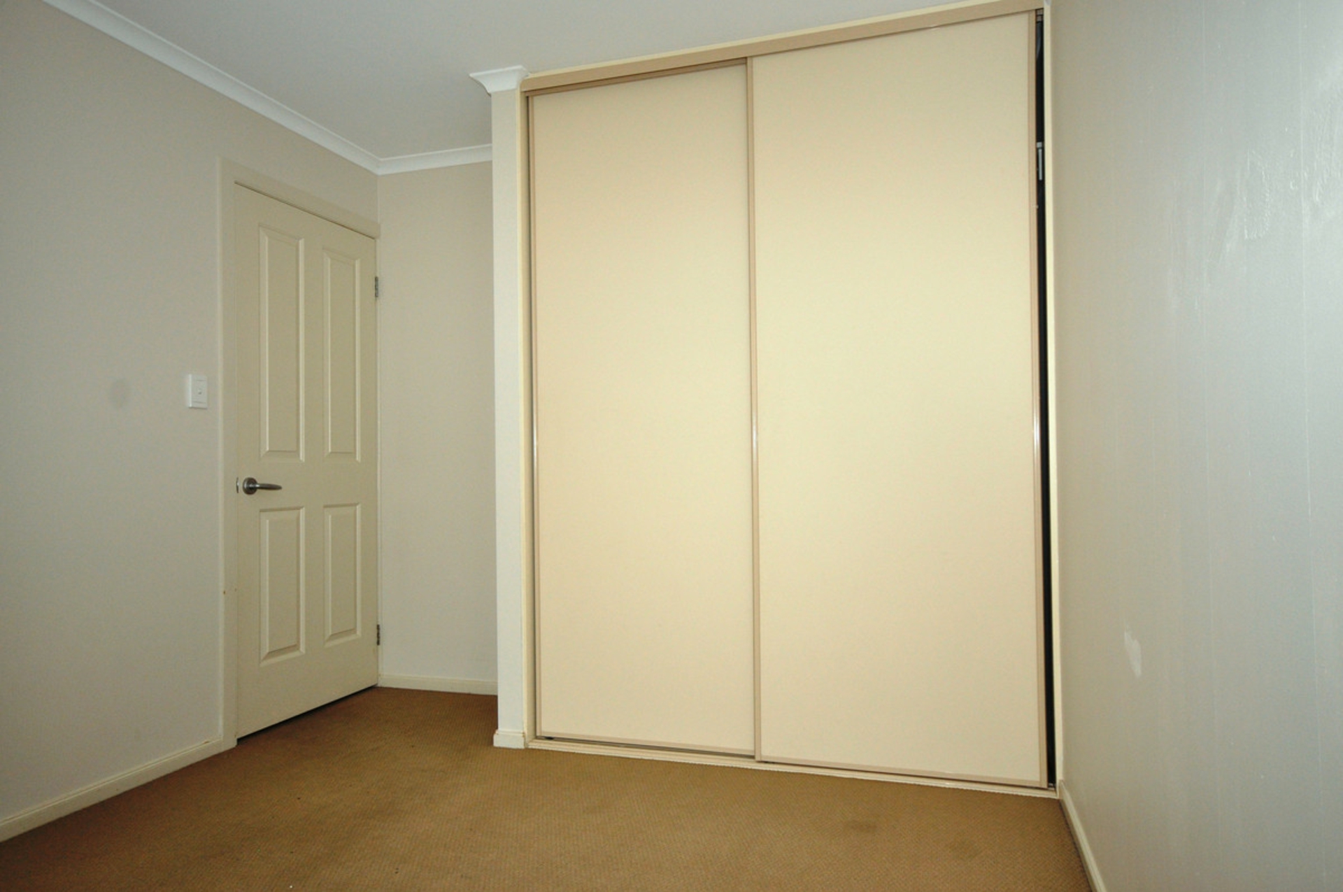 39 Lakeside Drive — photo 11 of 27