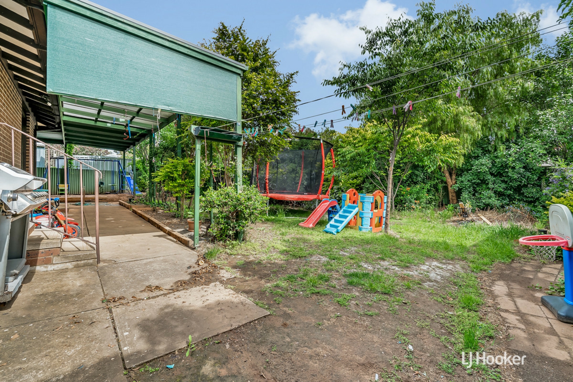 9 Paginton Crescent — photo 13 of 18