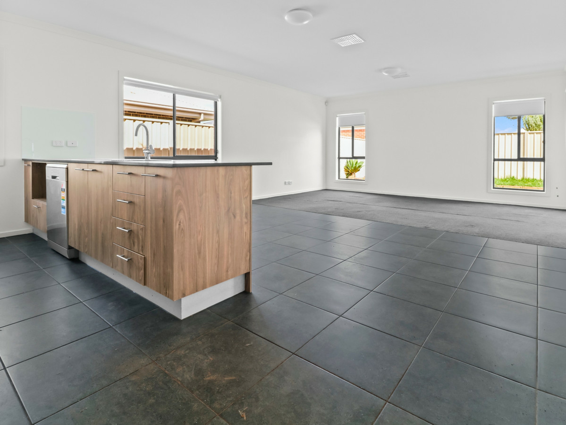 16 Kerrie Avenue — photo 9 of 13