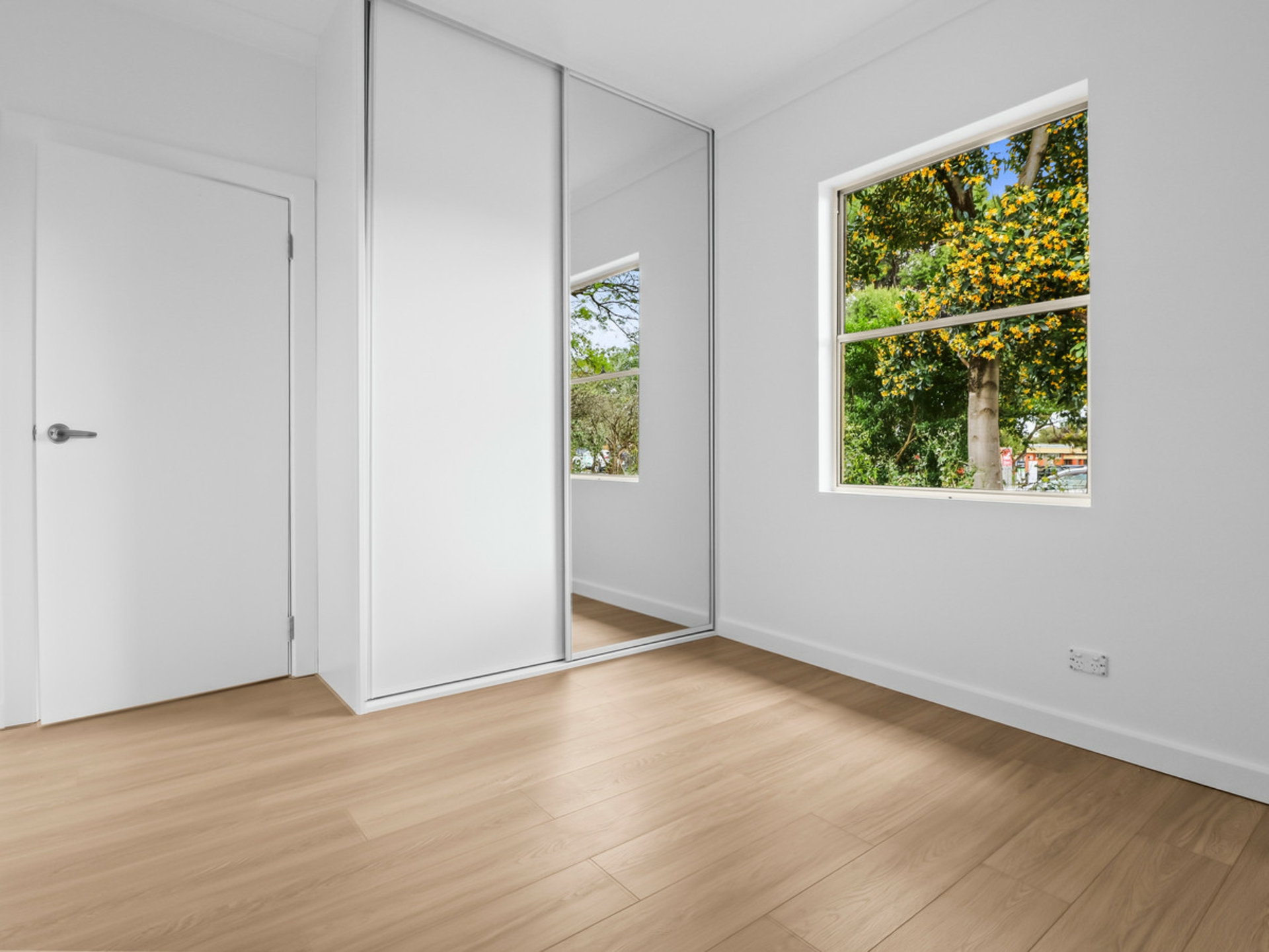50 Woodford Road — photo 3 of 18