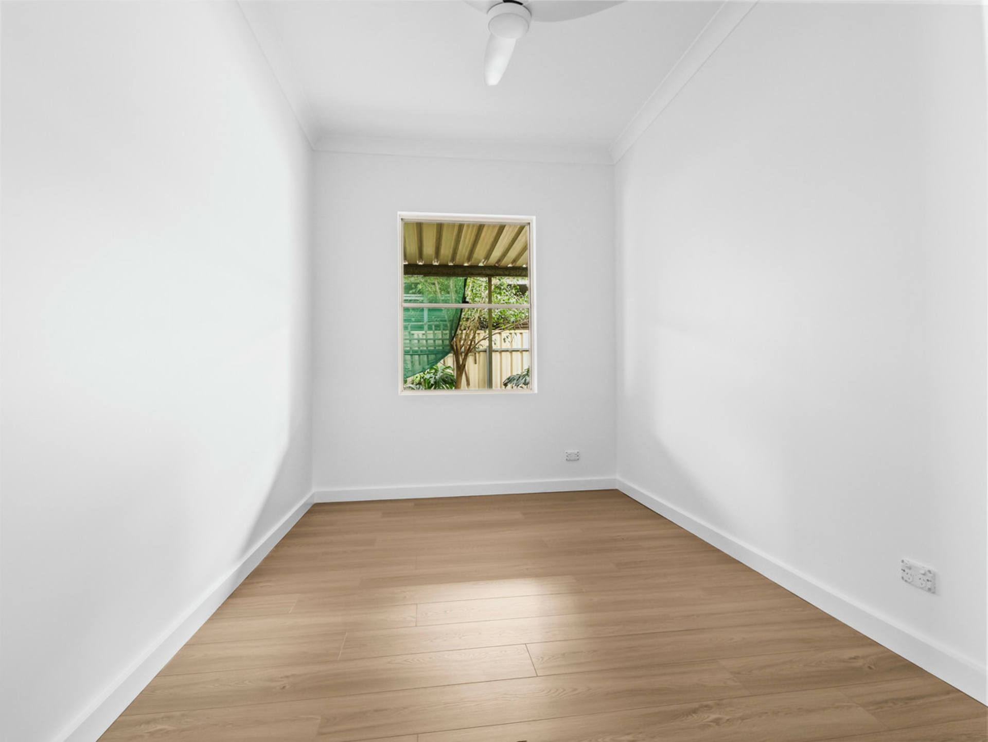 50 Woodford Road — photo 4 of 18
