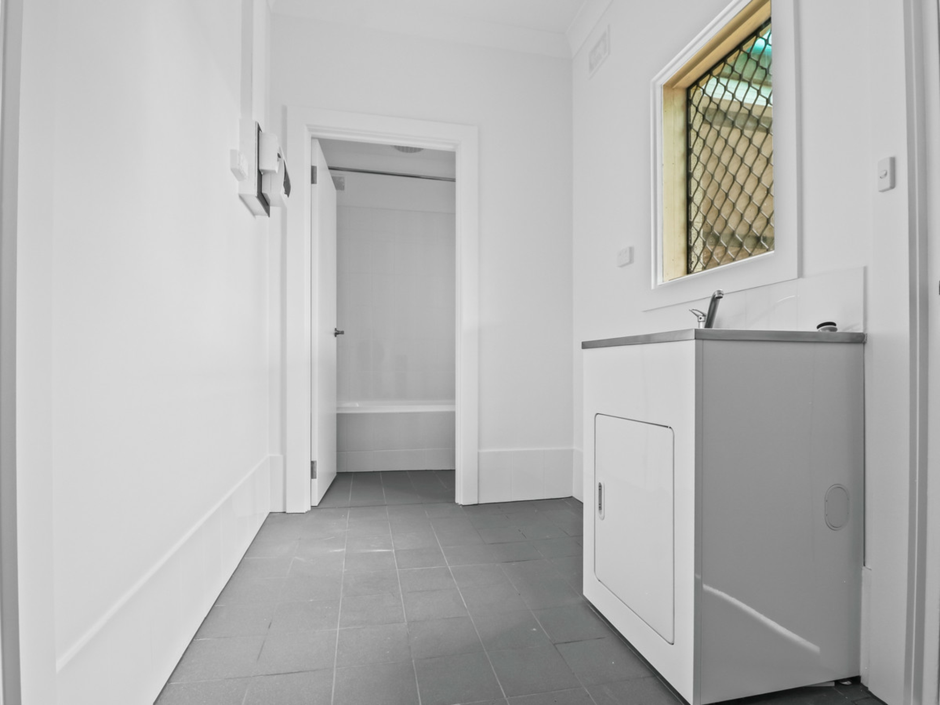 50 Woodford Road — photo 11 of 18