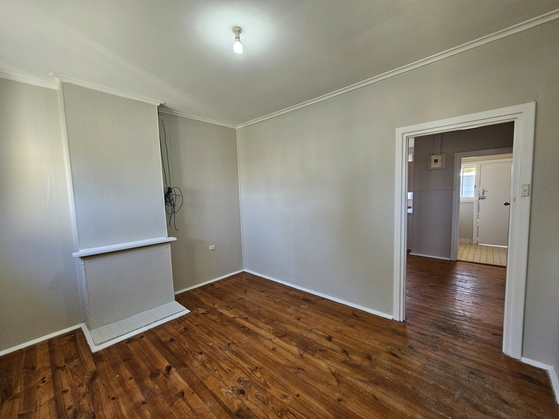 16 Magor Street — photo 2 of 9