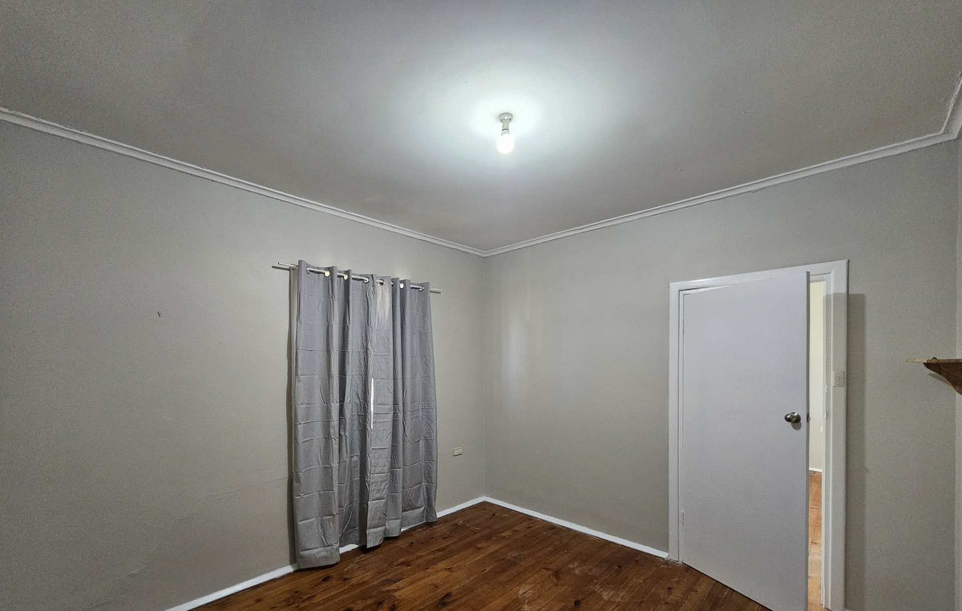 16 Magor Street — photo 4 of 9