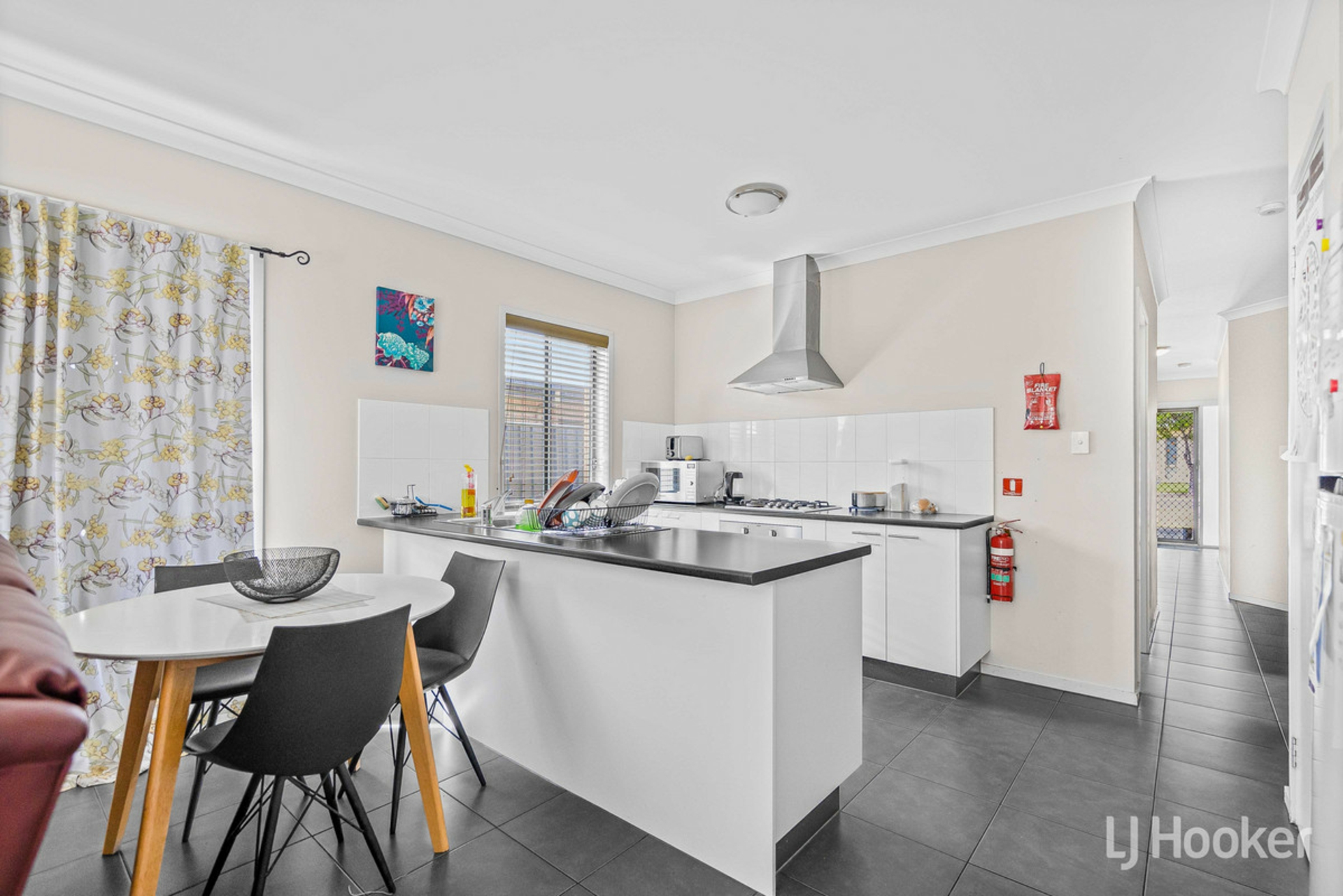 8 Tower Way — photo 10 of 23