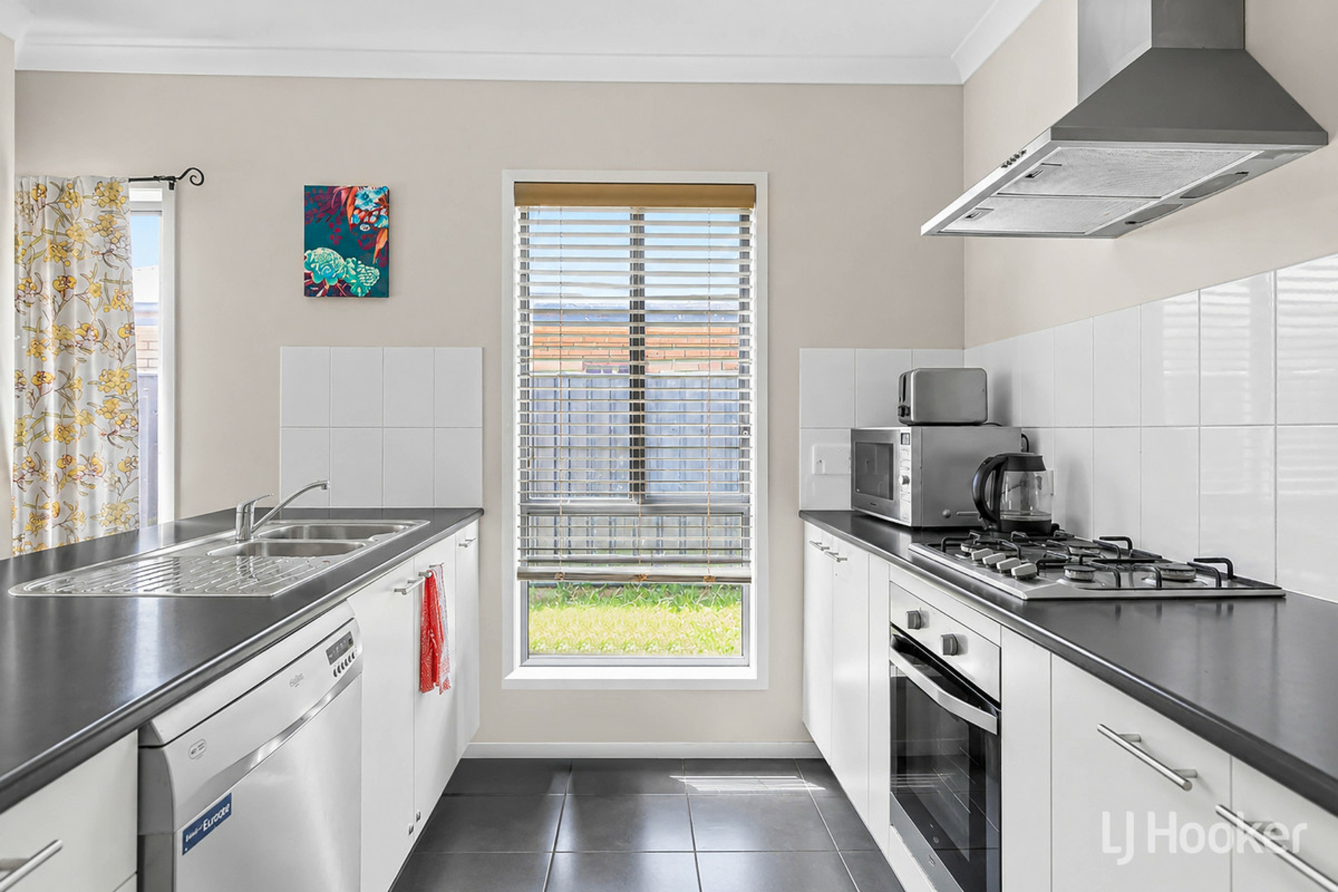 8 Tower Way — photo 11 of 23