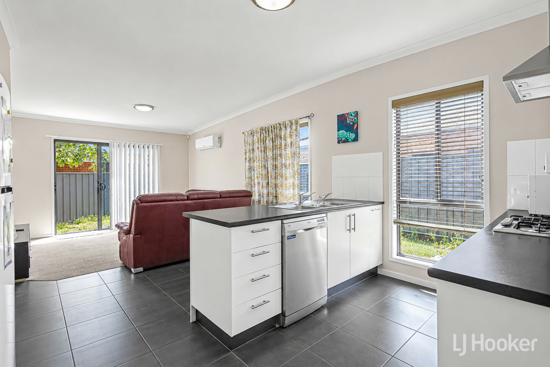 8 Tower Way — photo 12 of 23