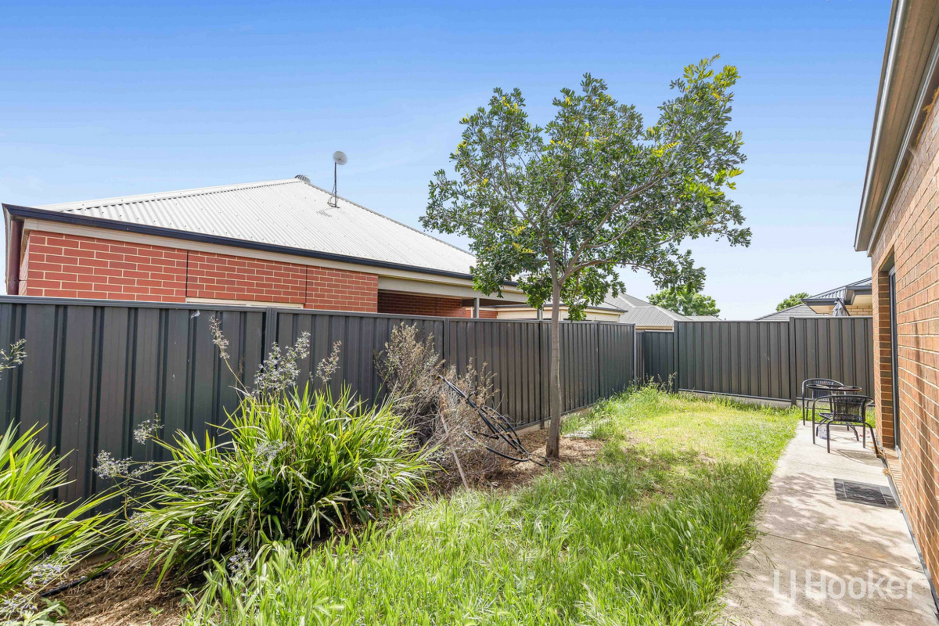 8 Tower Way — photo 15 of 23
