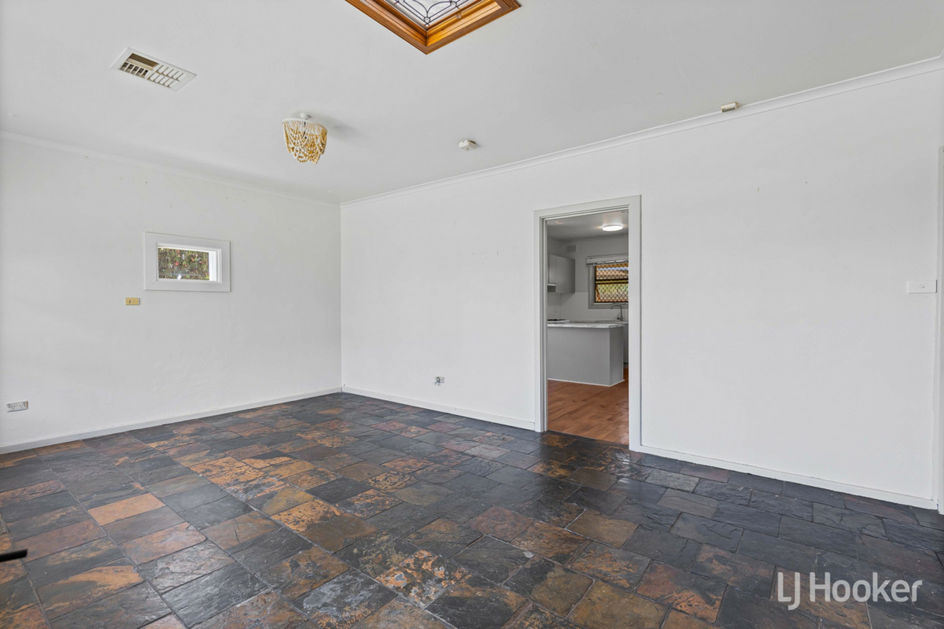 14 Mannington Road — photo 10 of 30
