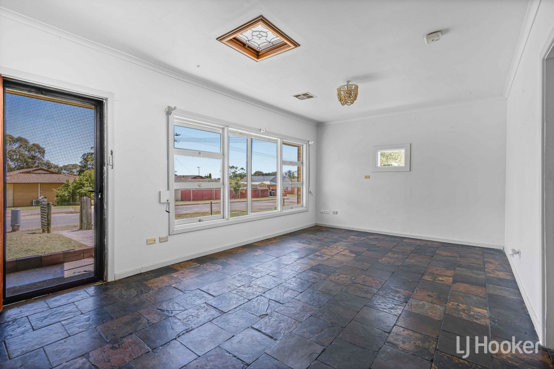 14 Mannington Road — photo 11 of 30