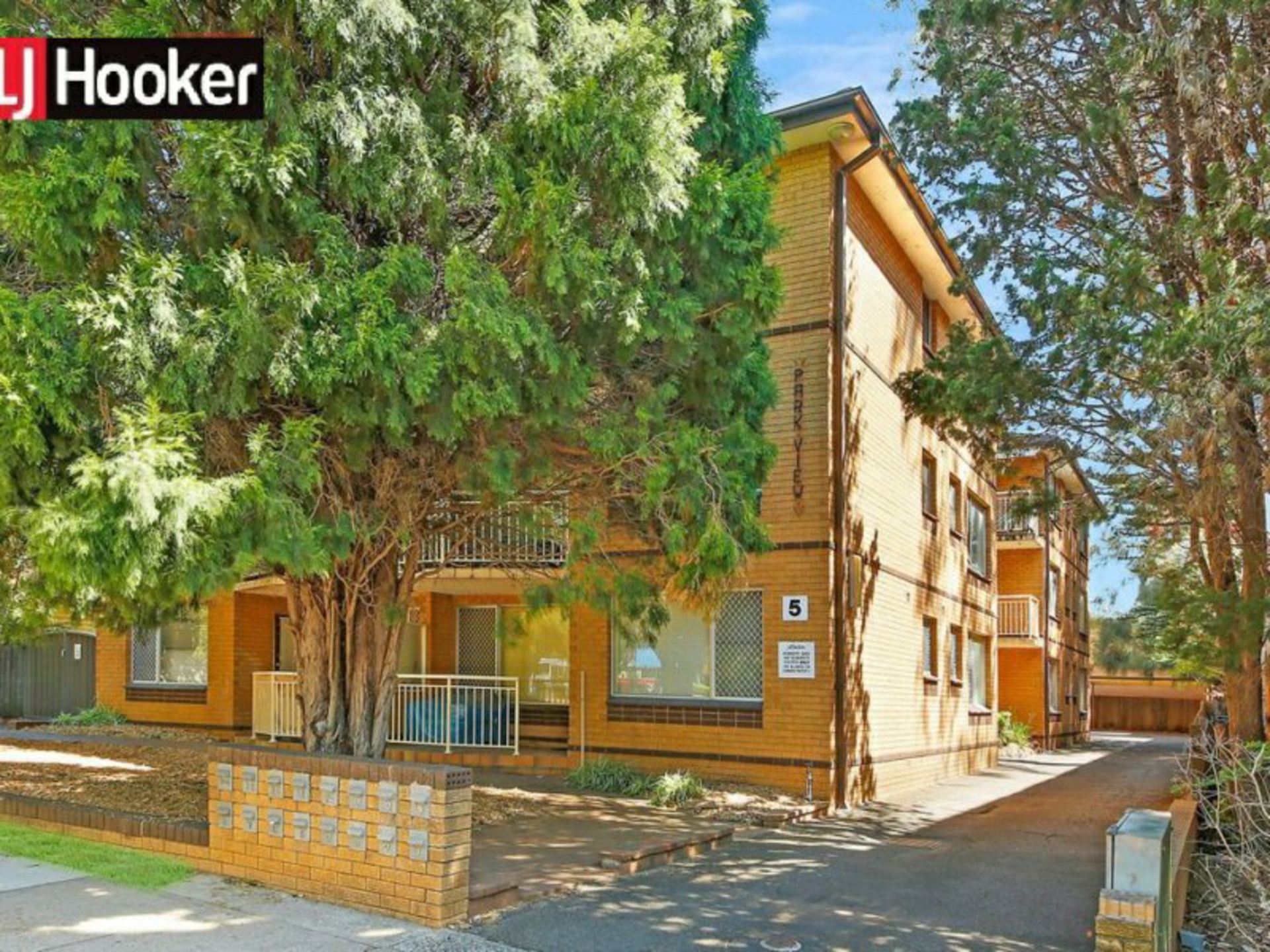 7/5 Cambridge Street — photo from LJ Hooker Hurstville