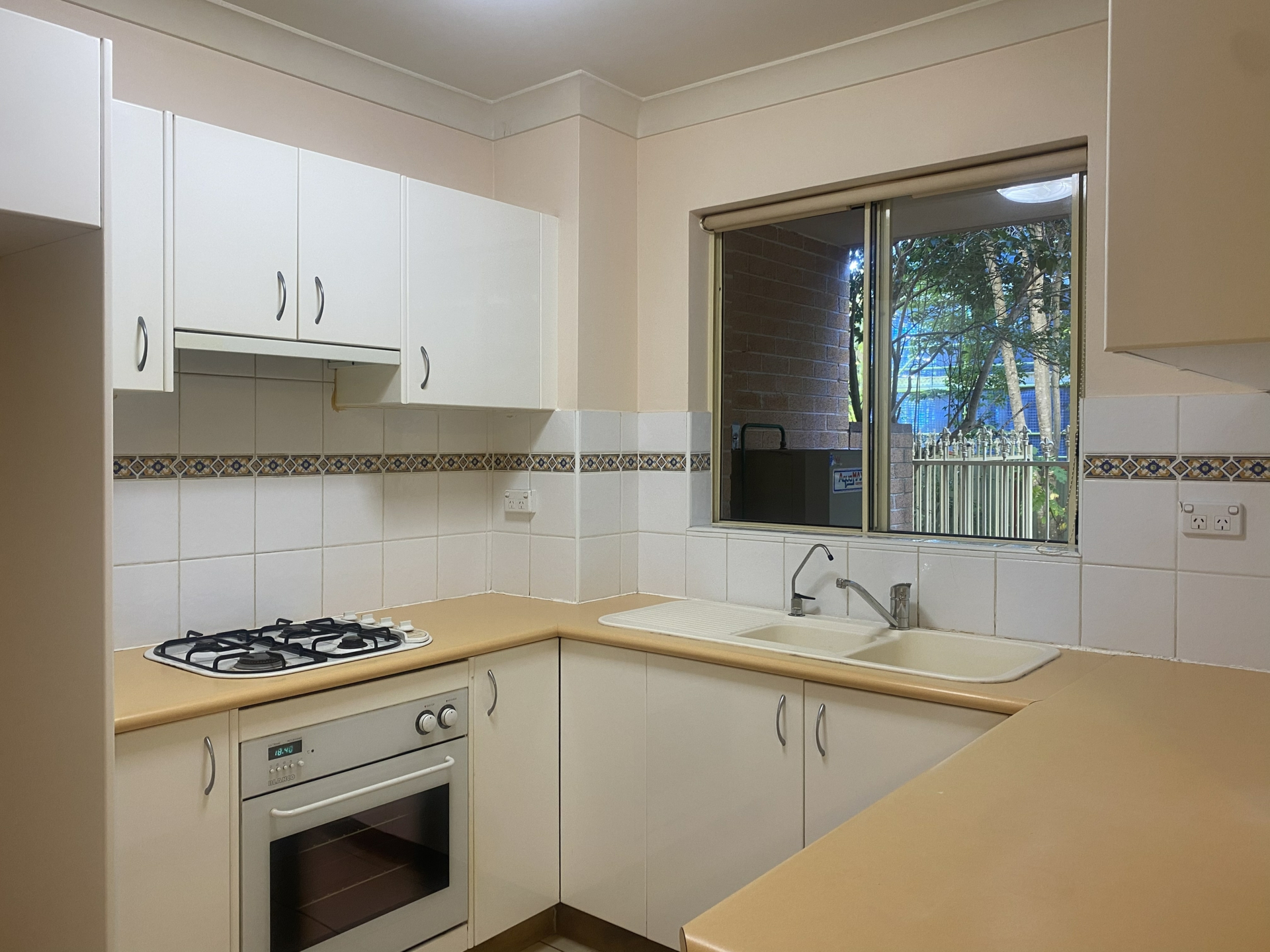 3/49 Empress Street — photo 2 of 7