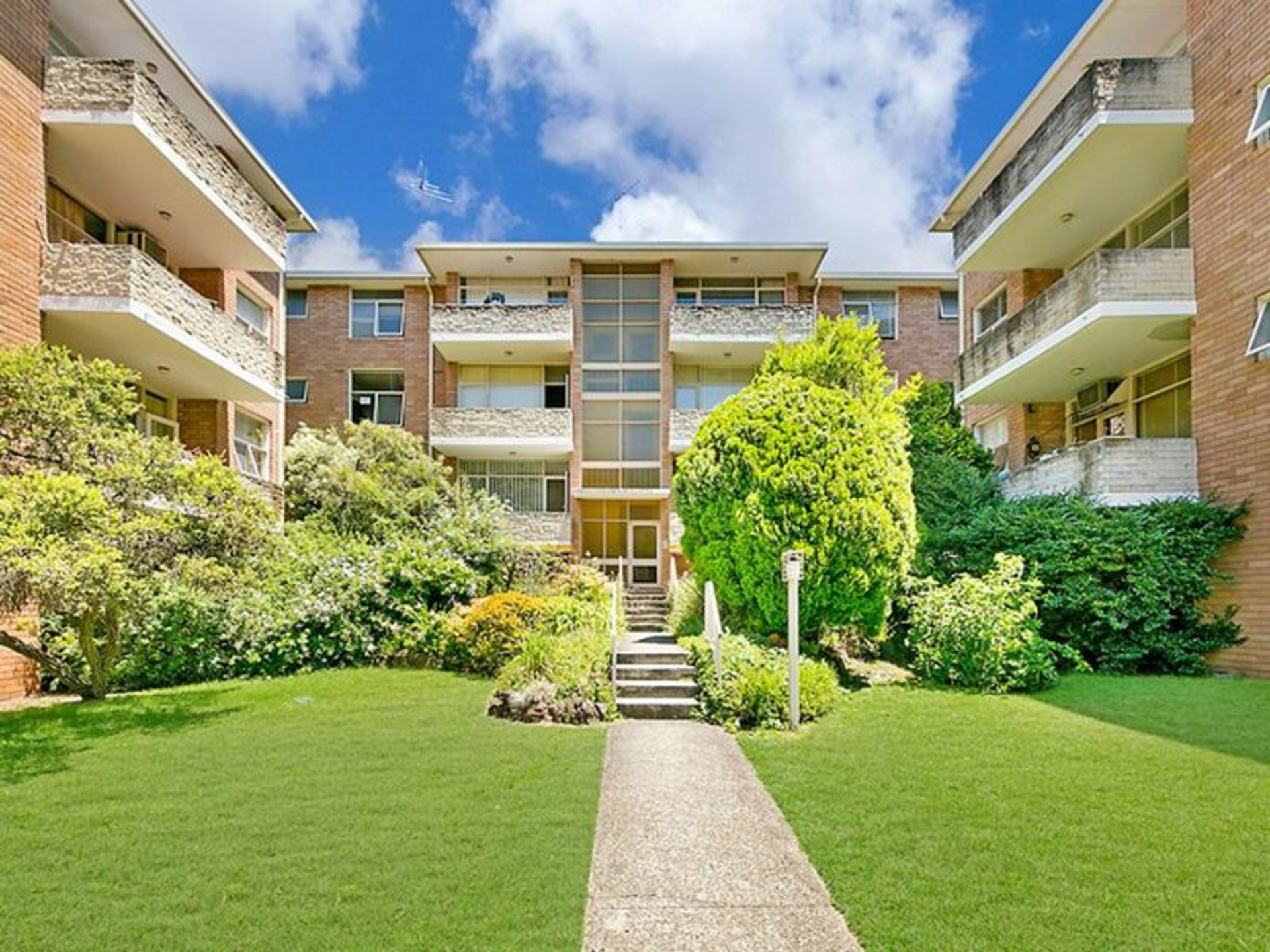 20/7-9 Bellevue Pde — photo from LJ Hooker Hurstville