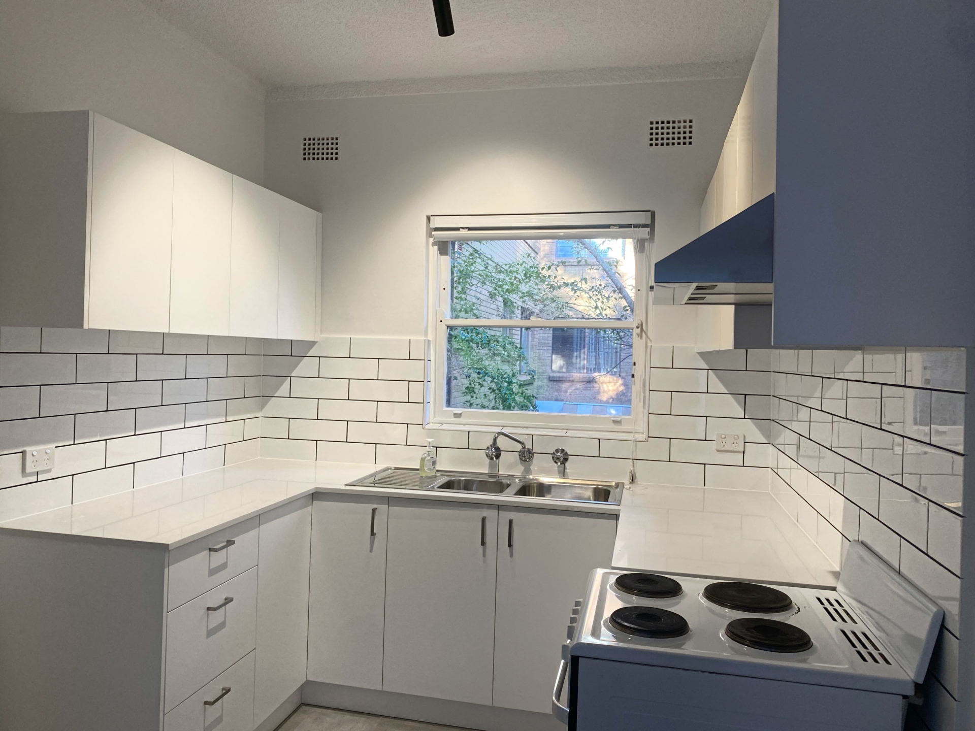 5/33 Noble Street — photo 2 of 8