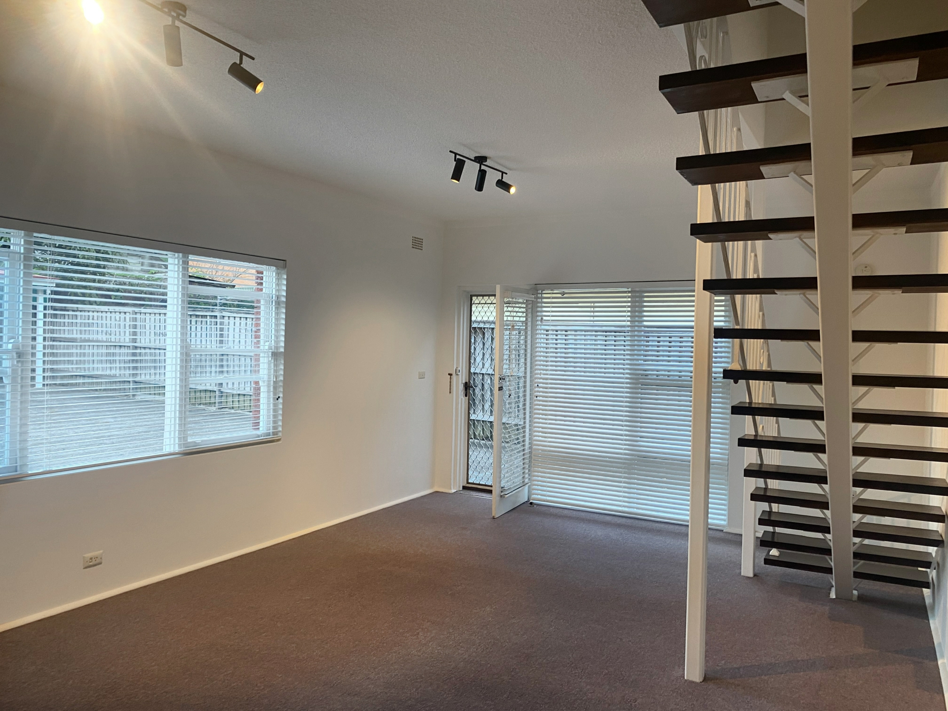 5/33 Noble Street — photo 3 of 8